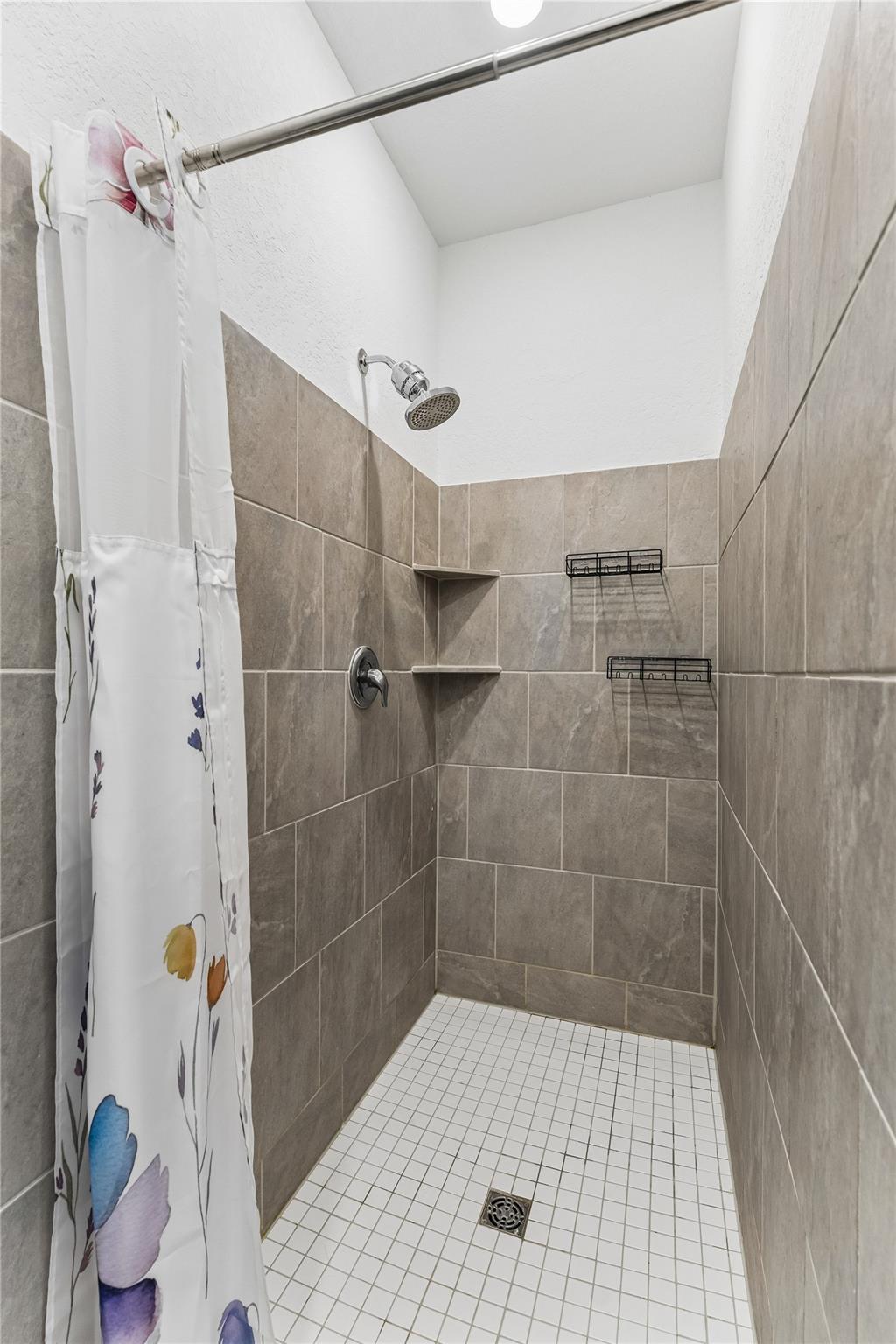 5801 Musquiz Rdg, Seguin, TX 78155