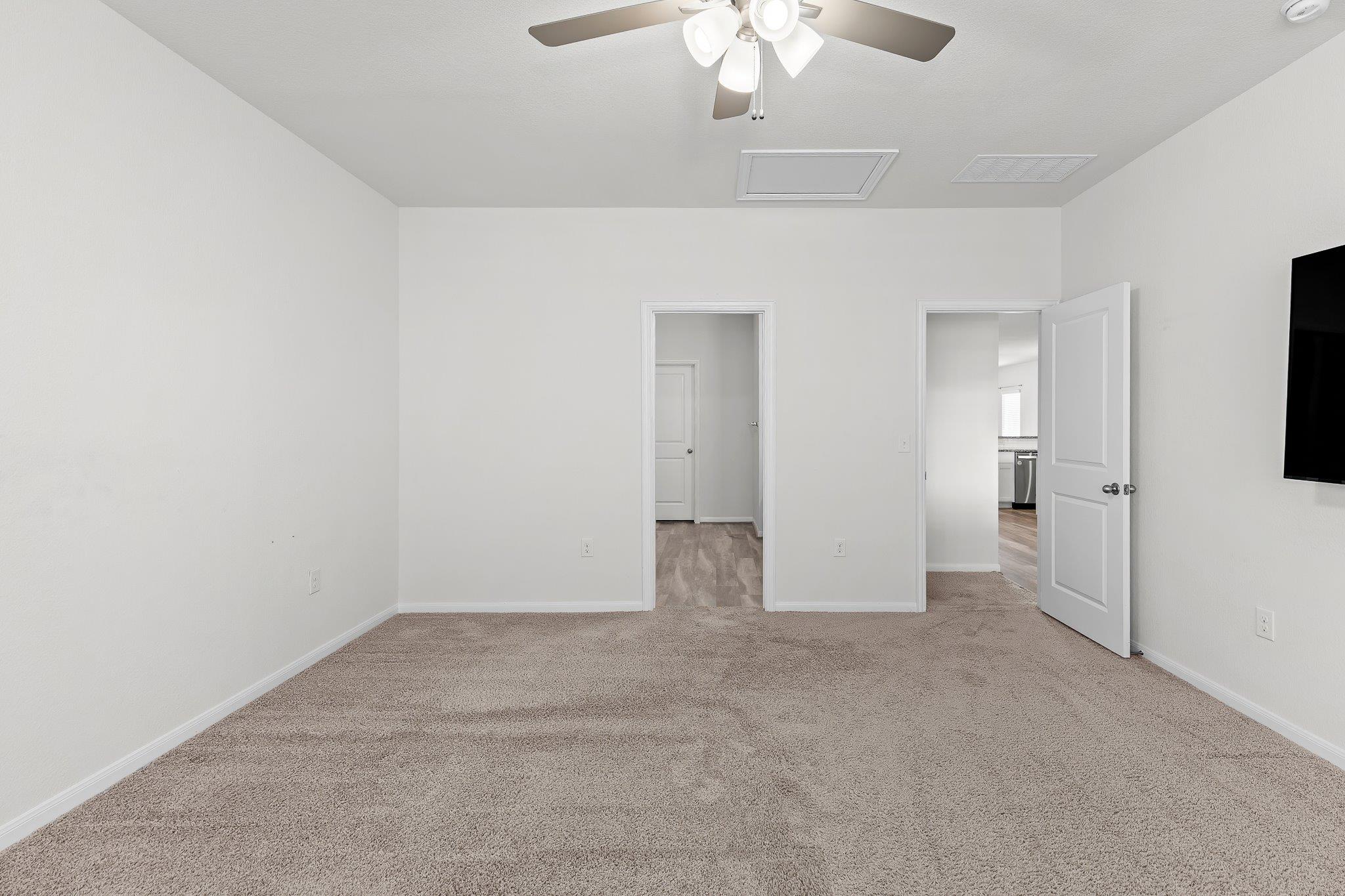 201 Eagle Lake Dr, Hutto, TX 78634