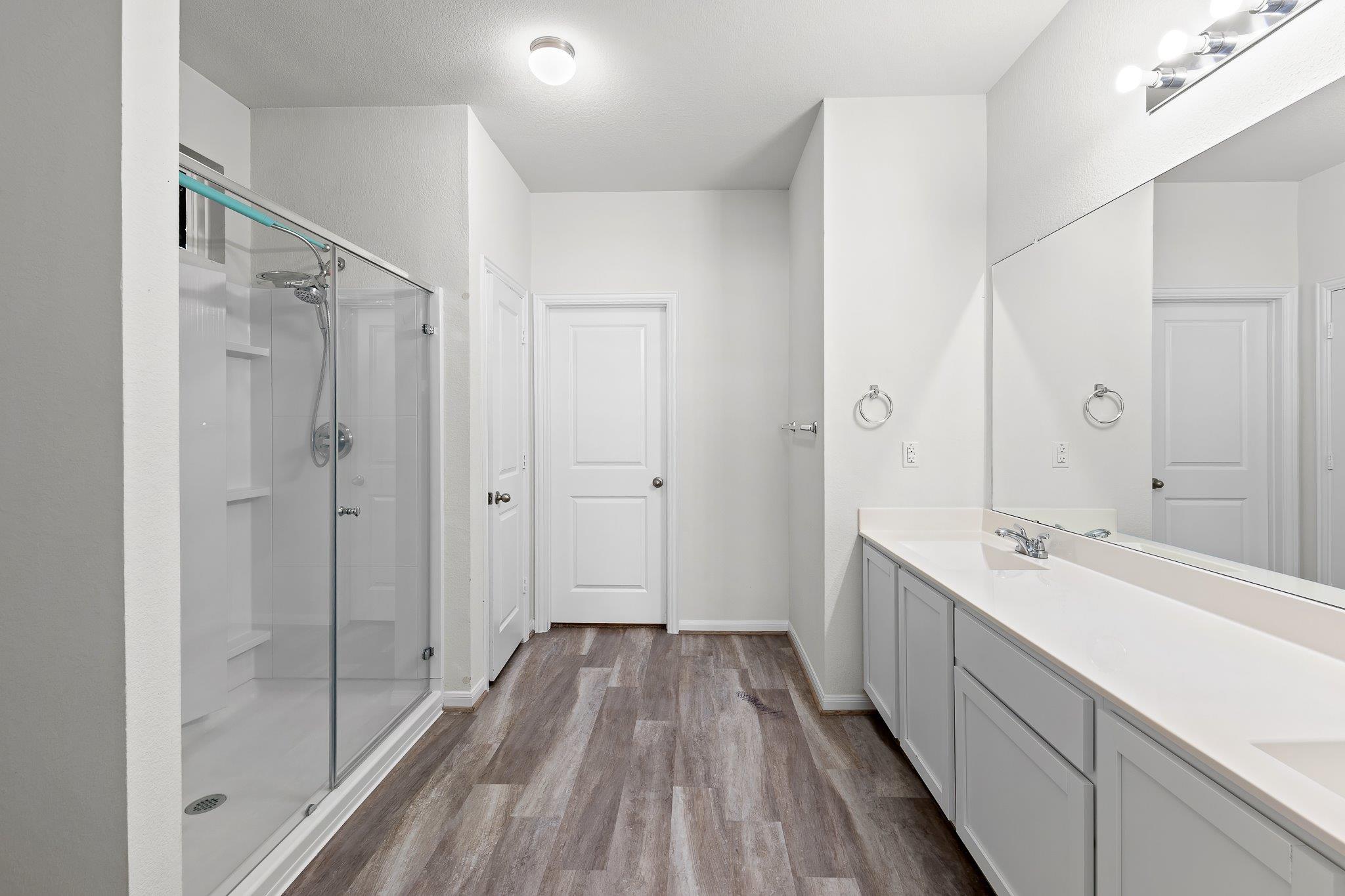 201 Eagle Lake Dr, Hutto, TX 78634