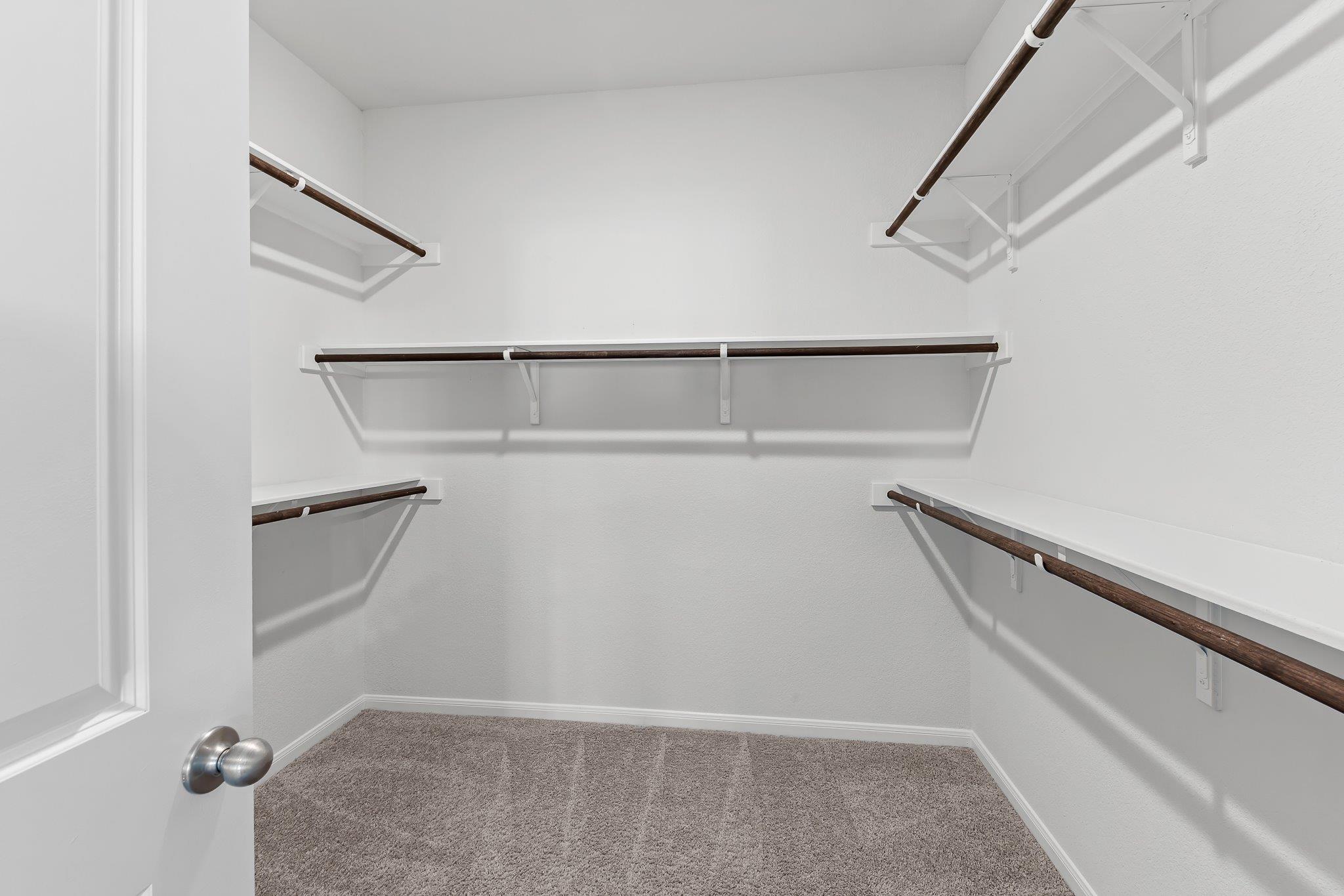 201 Eagle Lake Dr, Hutto, TX 78634