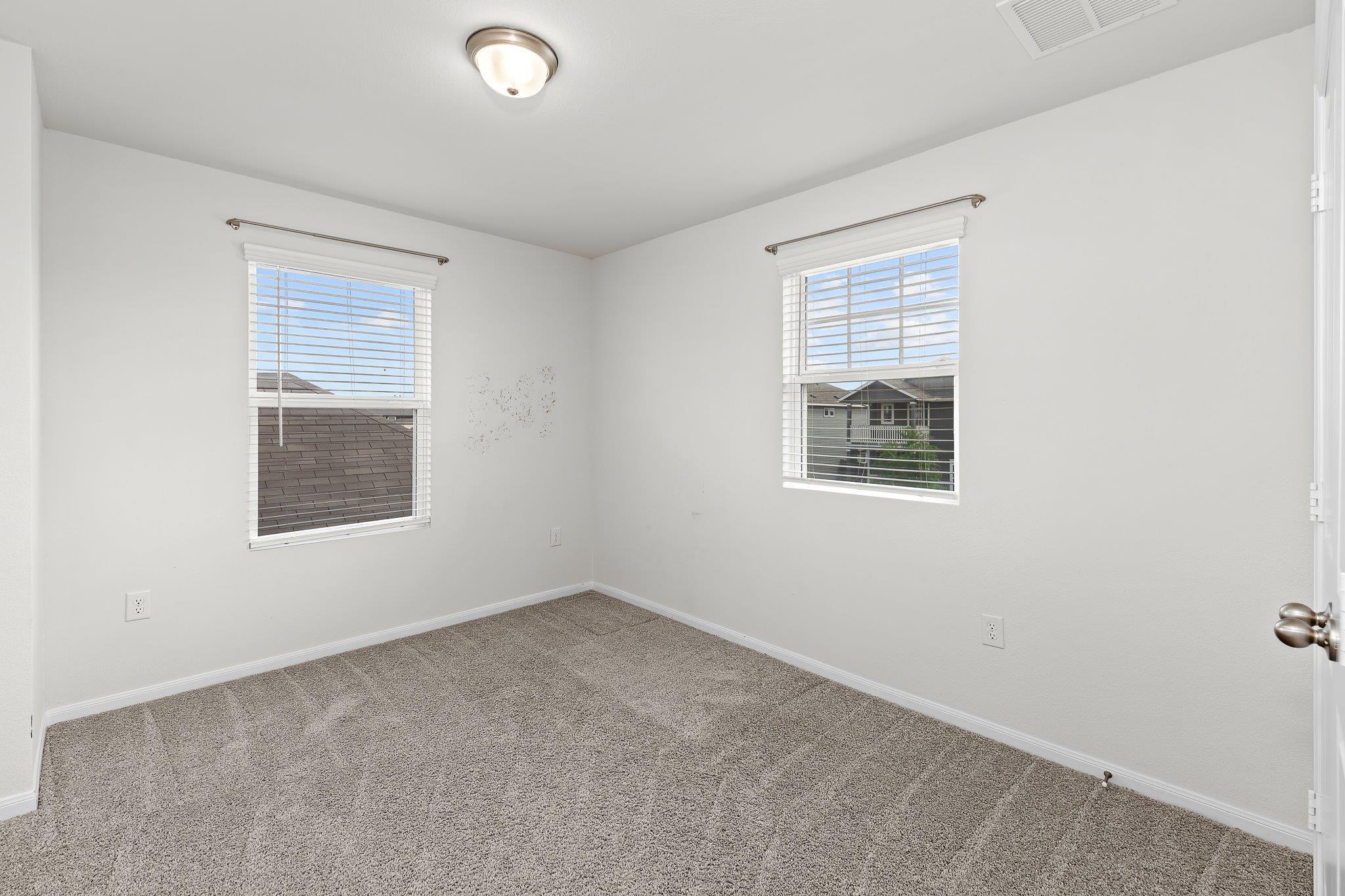 201 Eagle Lake Dr, Hutto, TX 78634