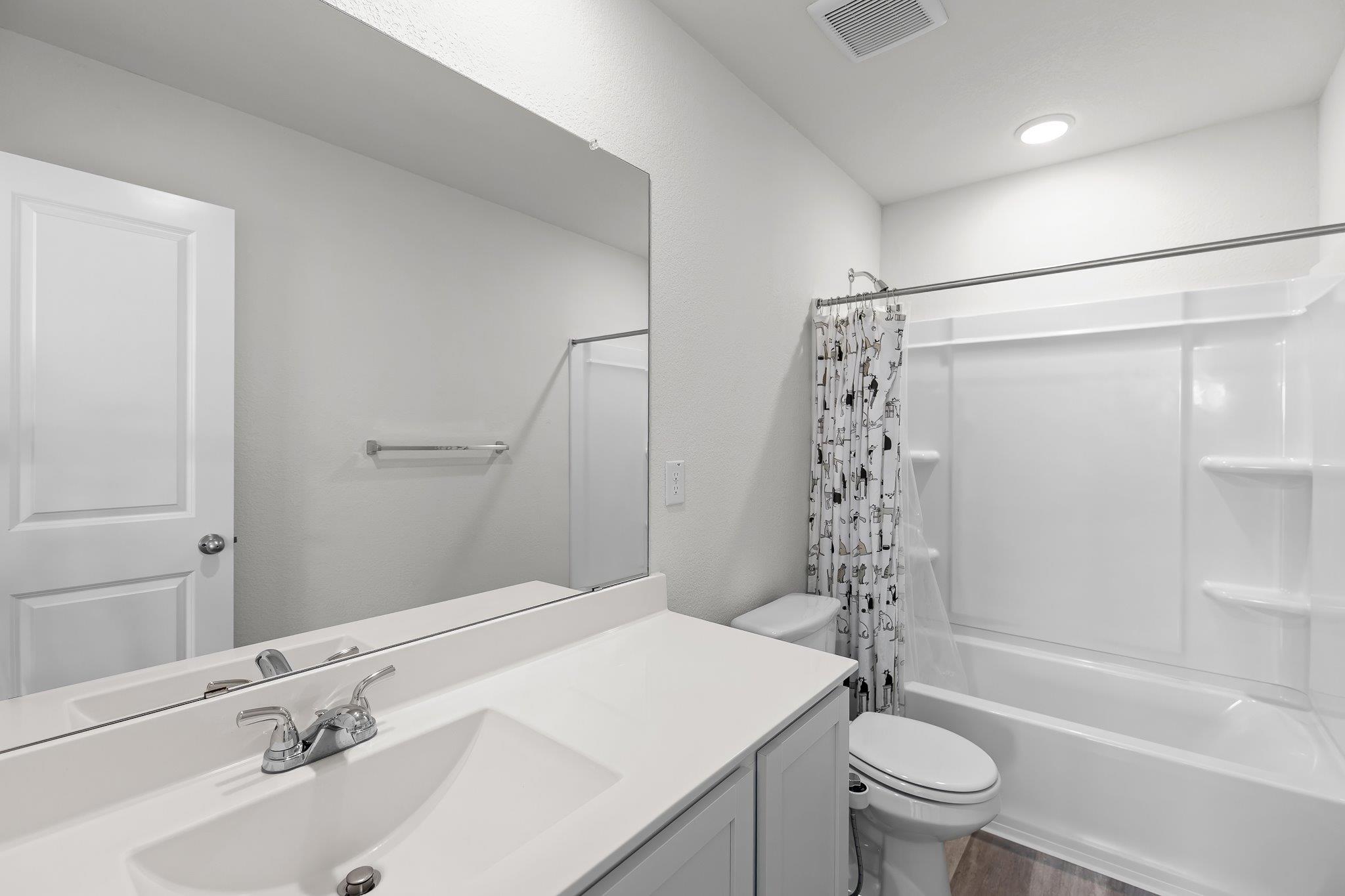 201 Eagle Lake Dr, Hutto, TX 78634