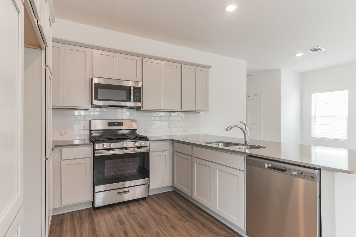 231 Rioja, Kyle, TX 78640