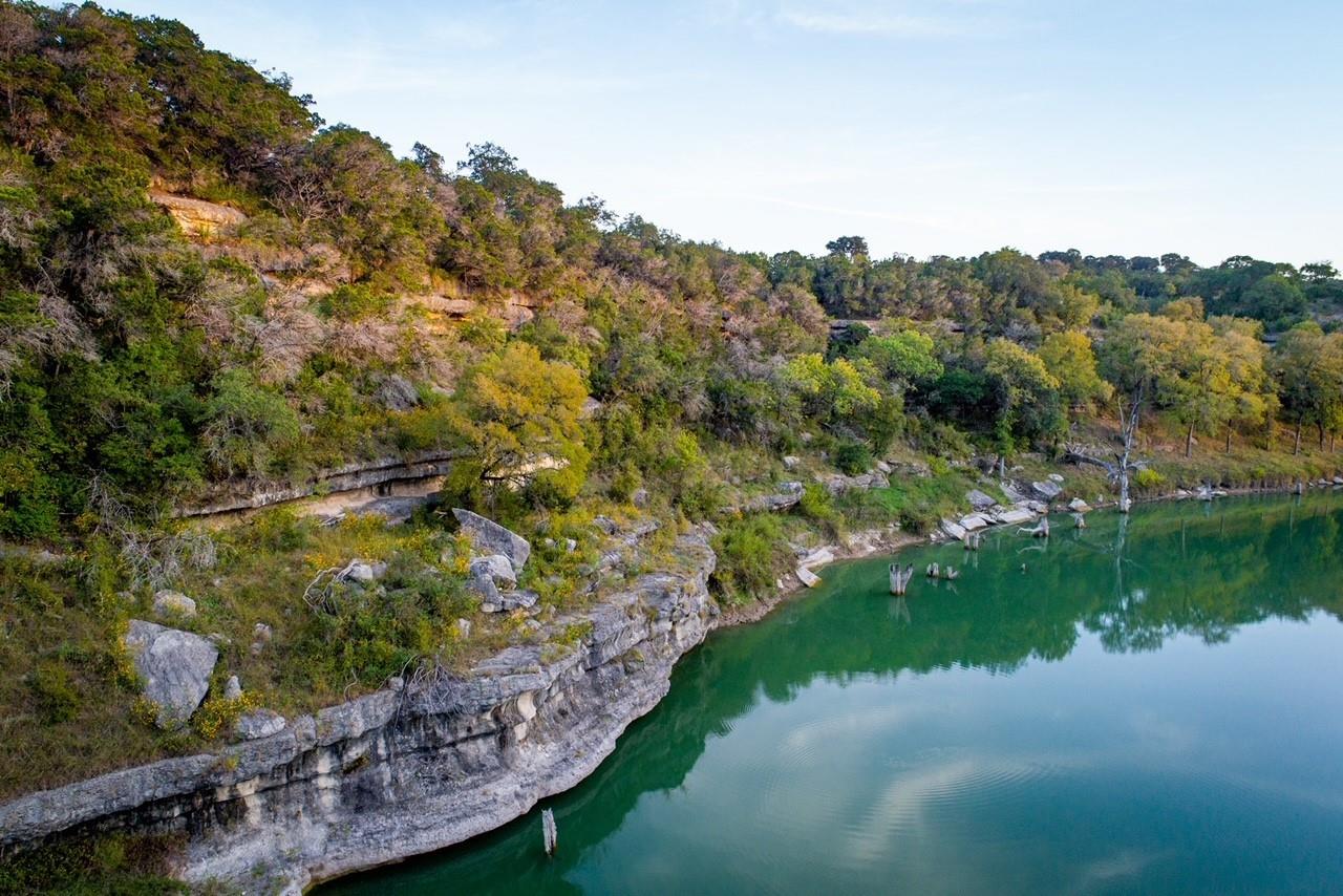 915 Enchanted Vw, Canyon Lake, TX 78133