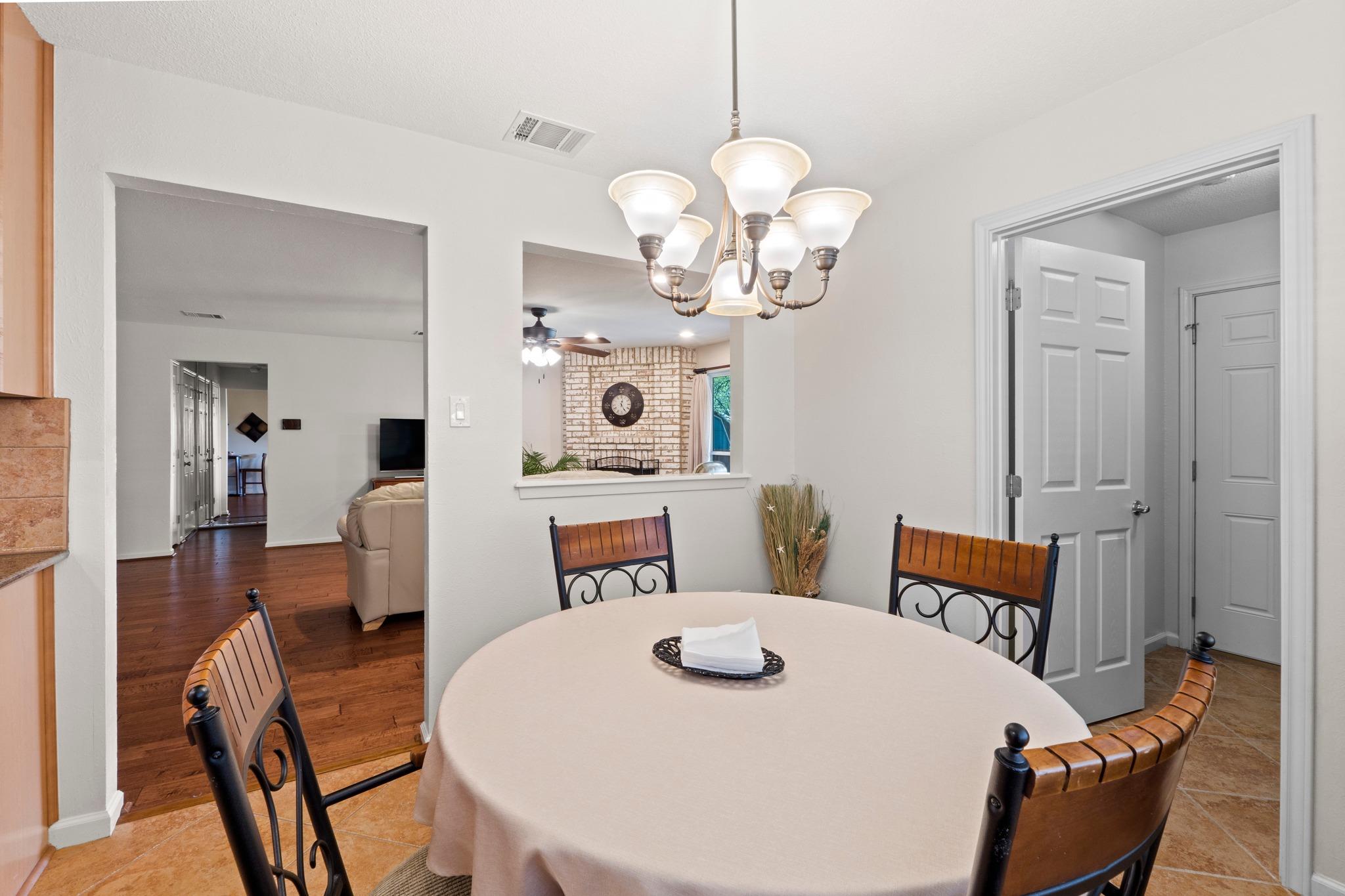 4107 Columbine Dr, Austin, TX 78727