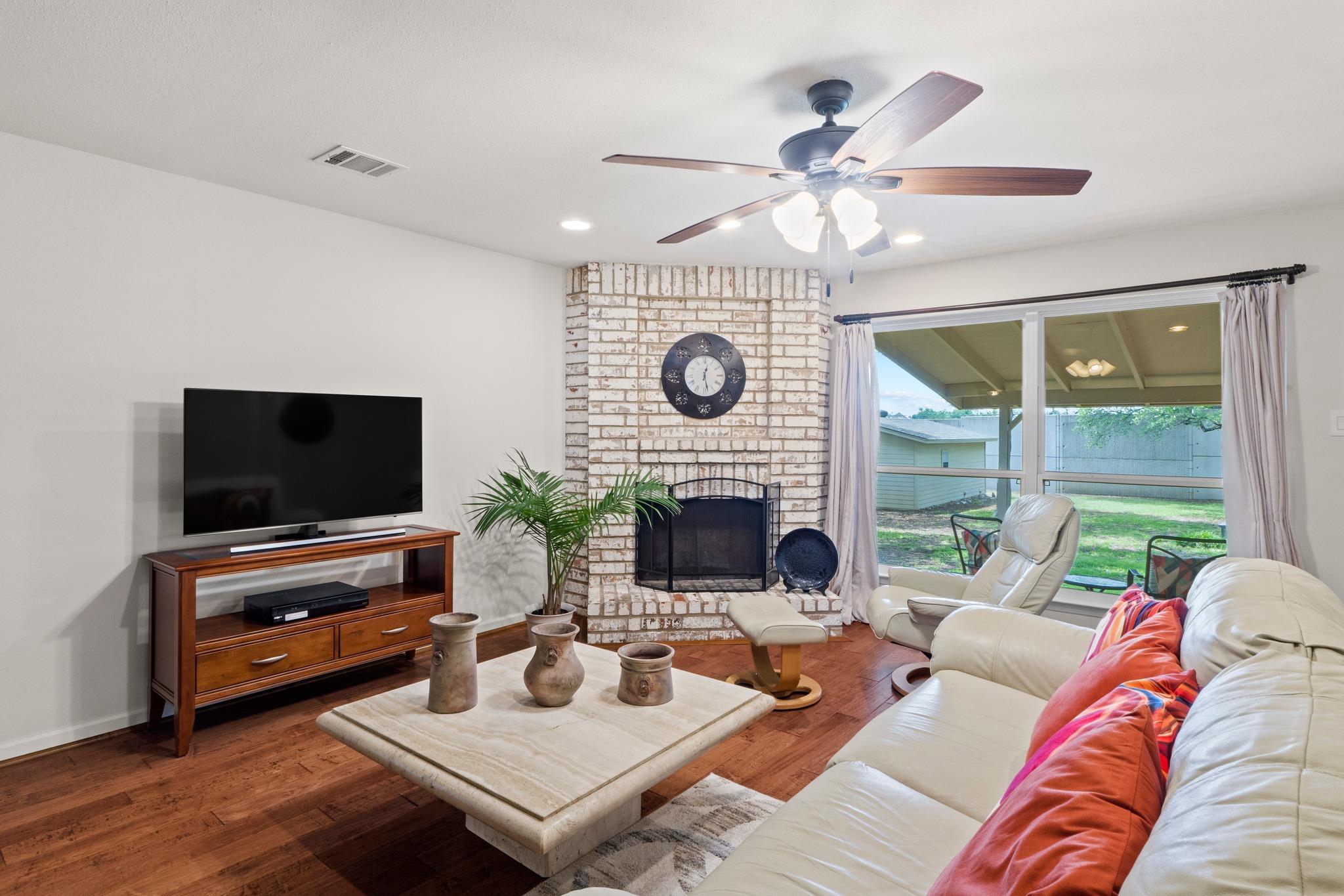 4107 Columbine Dr, Austin, TX 78727