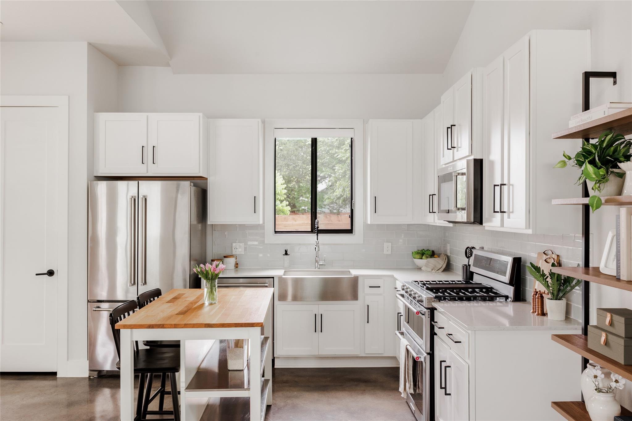 1102 Tillery St # 1, Austin, TX 78702