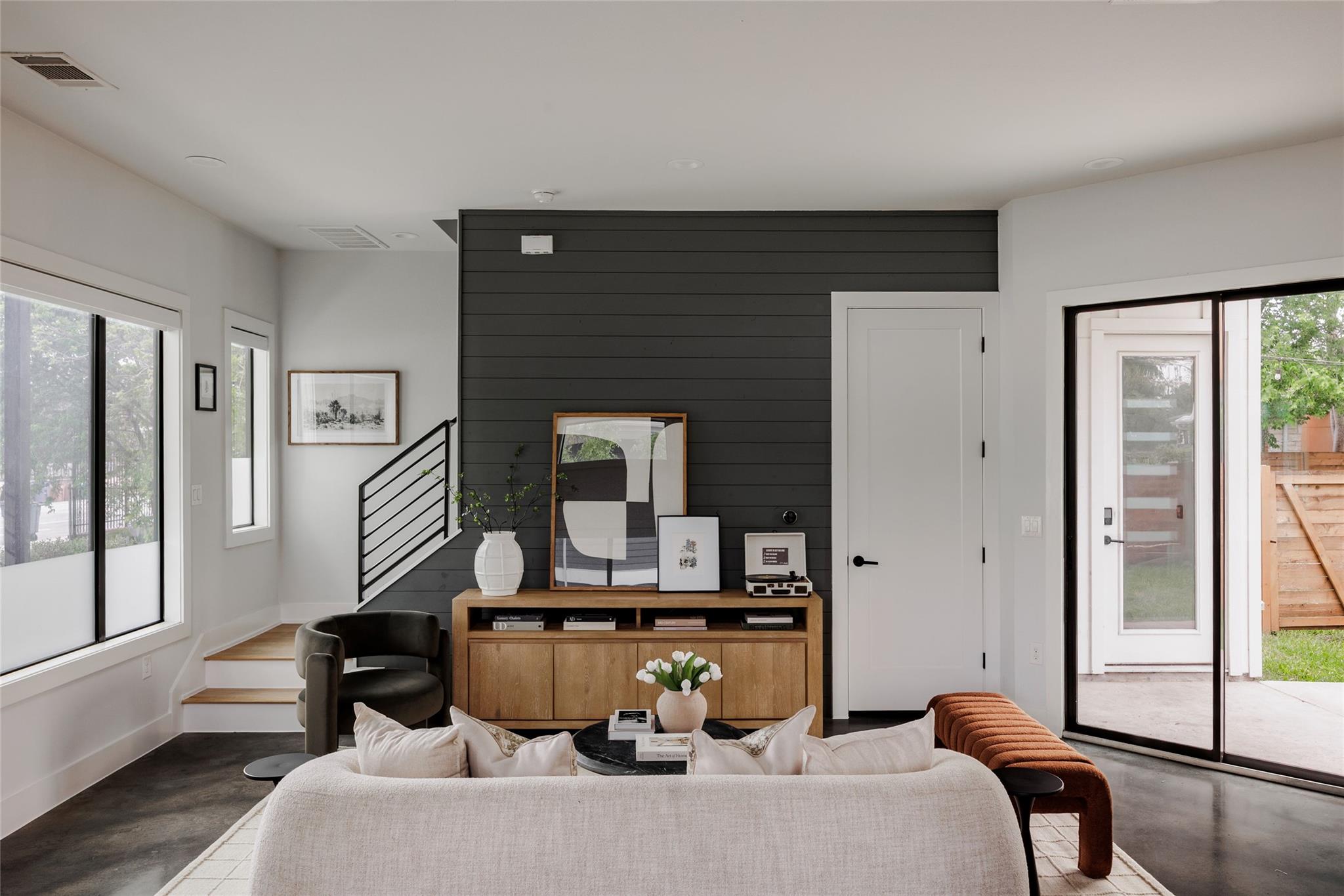 1102 Tillery St # 1, Austin, TX 78702