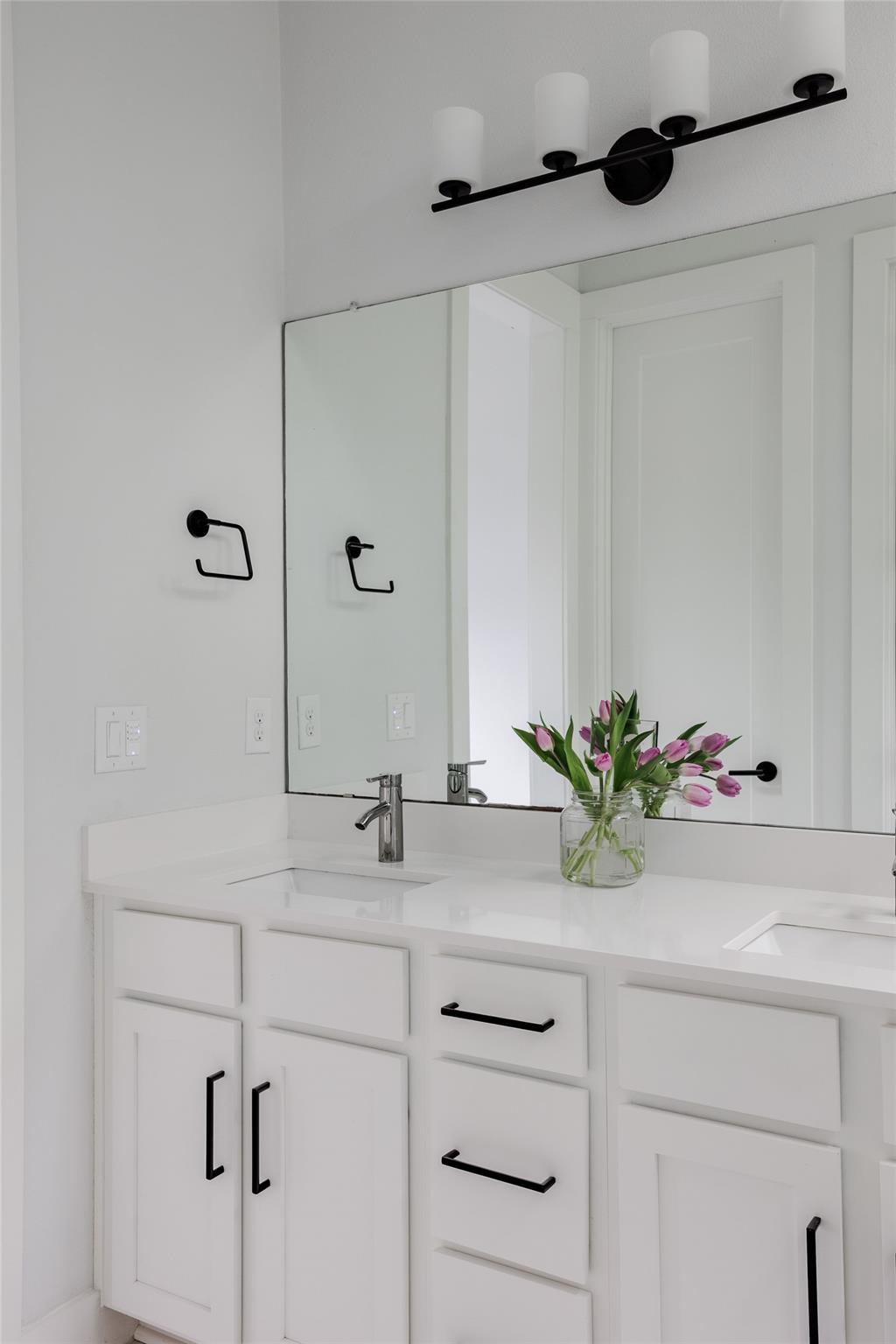 1102 Tillery St # 1, Austin, TX 78702