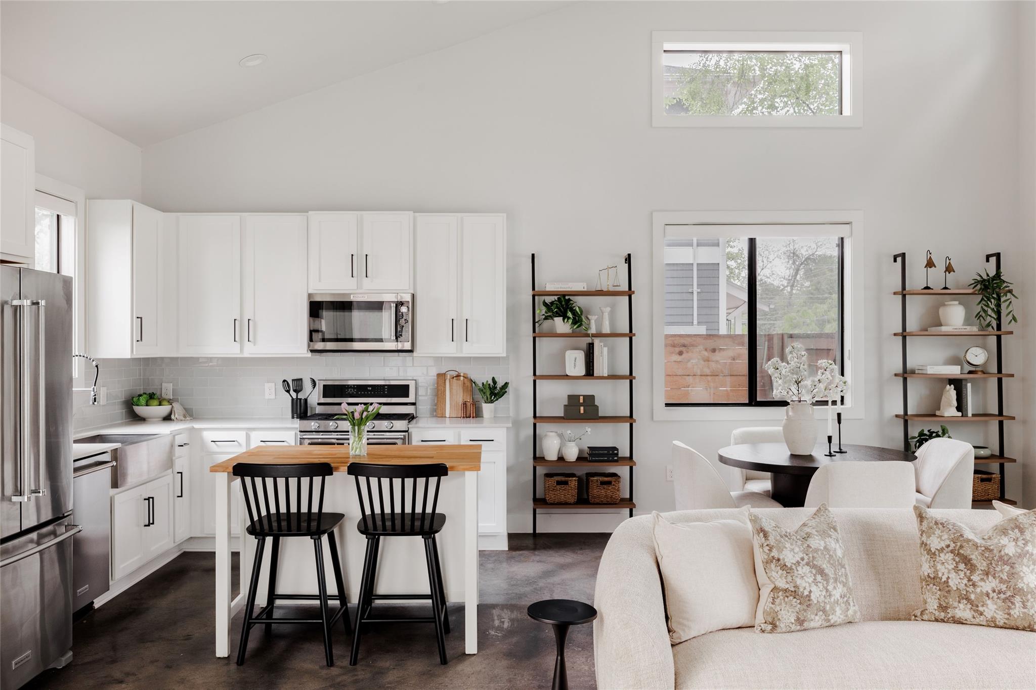 1102 Tillery St # 1, Austin, TX 78702