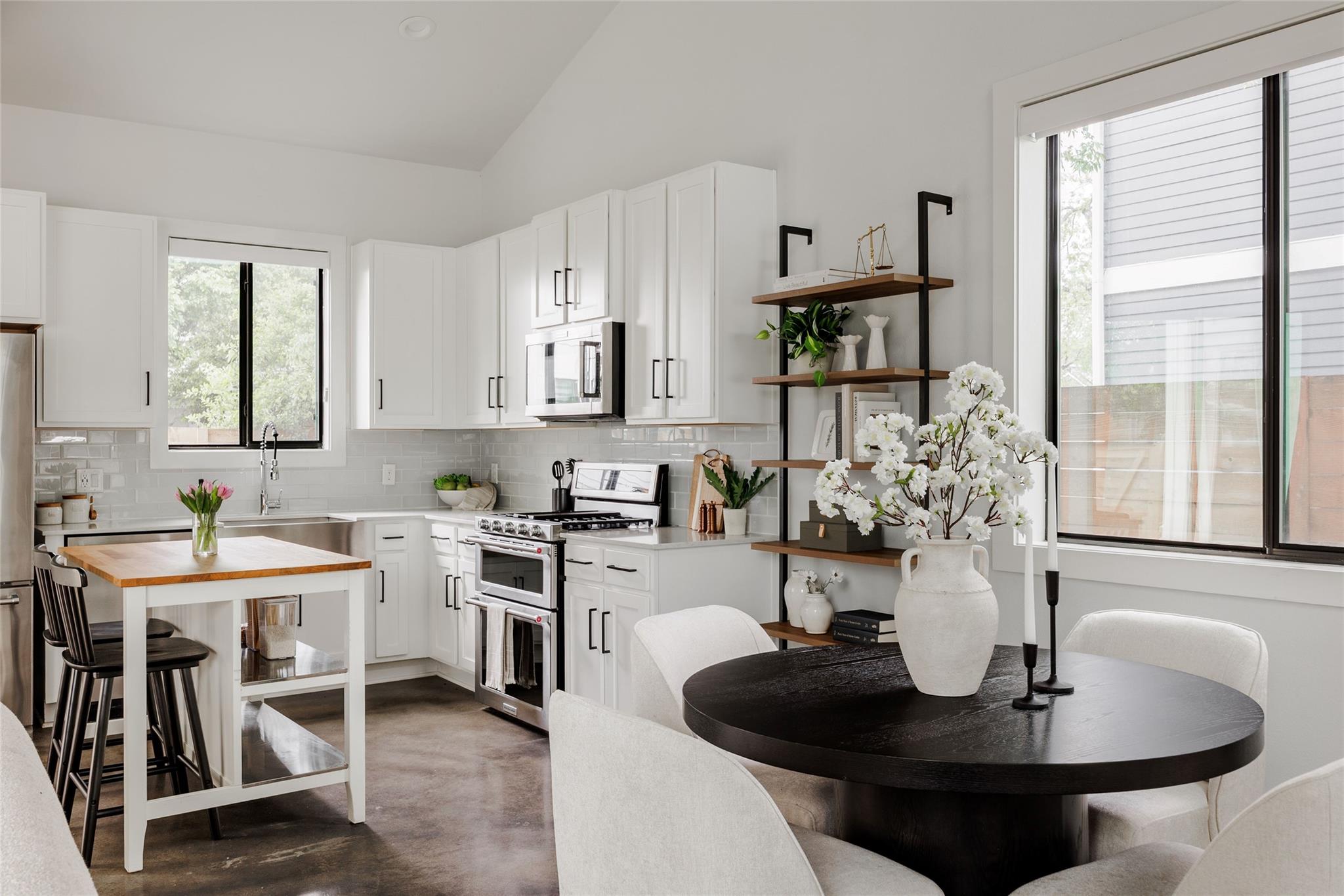 1102 Tillery St # 1, Austin, TX 78702