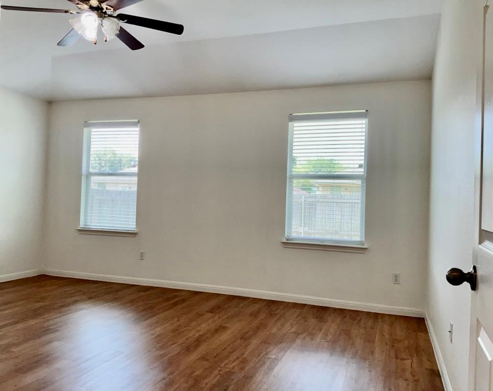 7833 Squirrel Hollow Dr, Georgetown, TX 78628