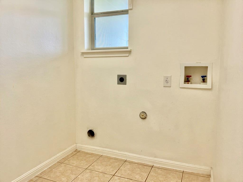 7833 Squirrel Hollow Dr, Georgetown, TX 78628