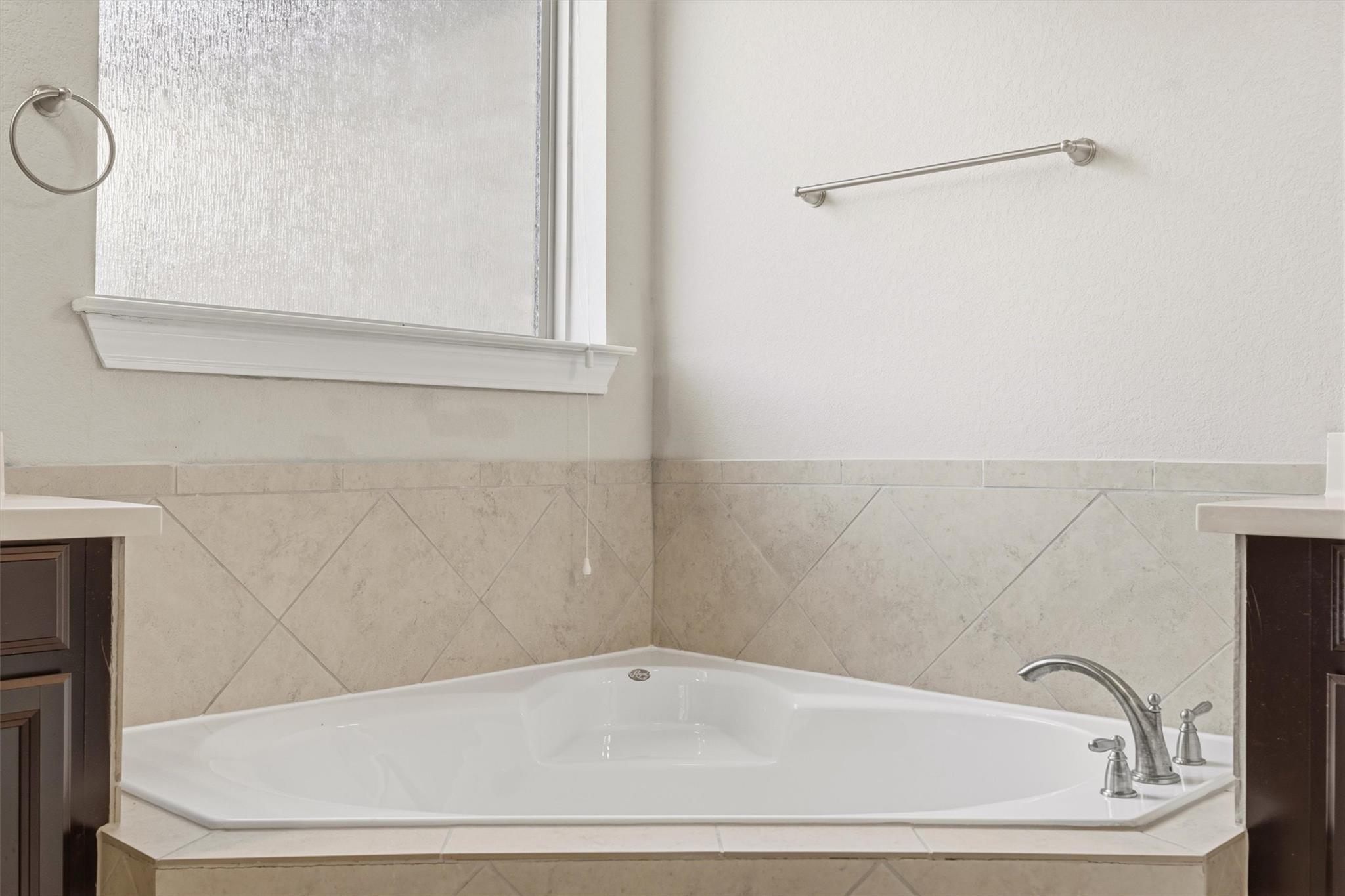 4301 Big Tree Trl, Leander, TX 78641