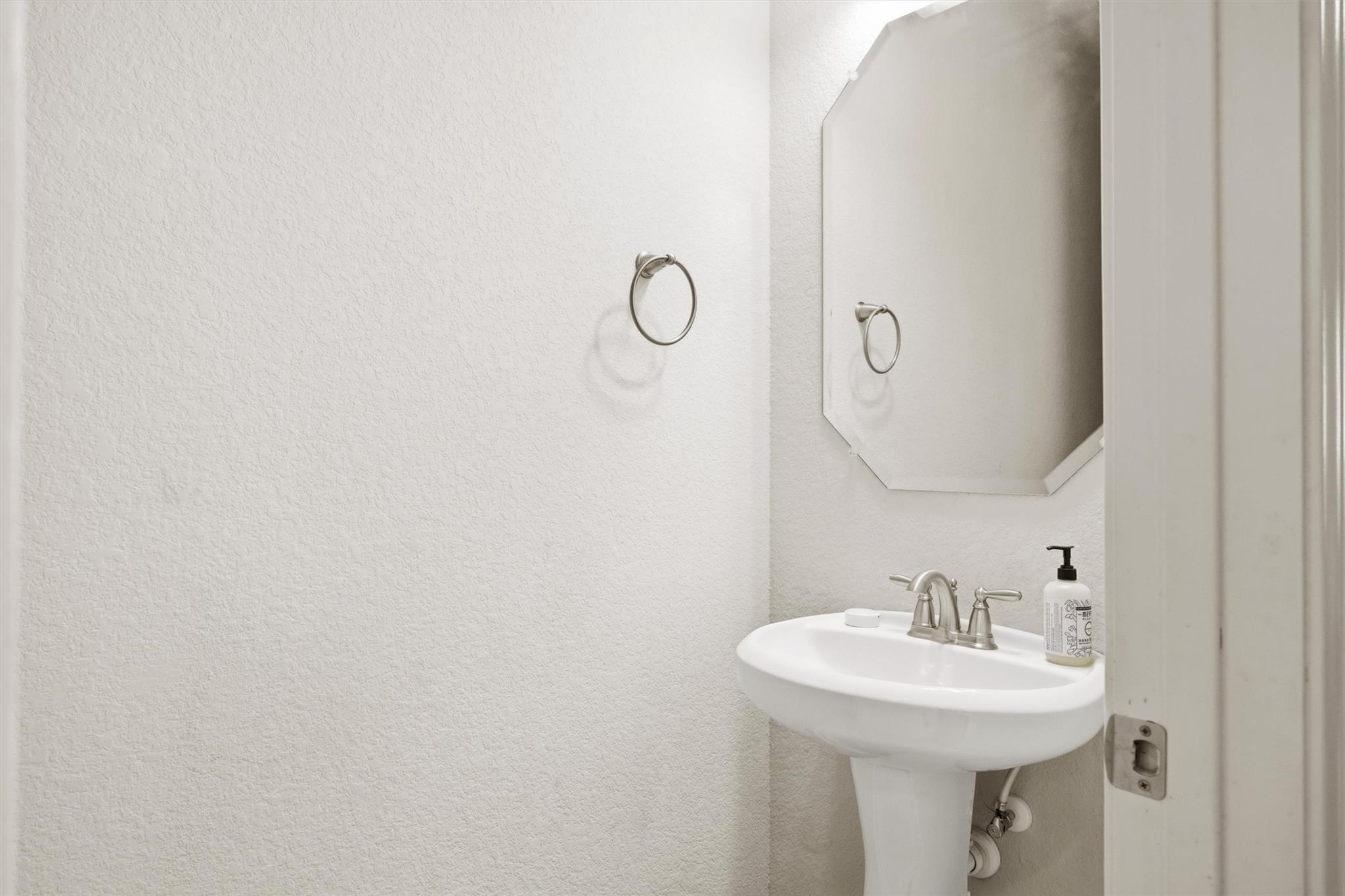 4301 Big Tree Trl, Leander, TX 78641