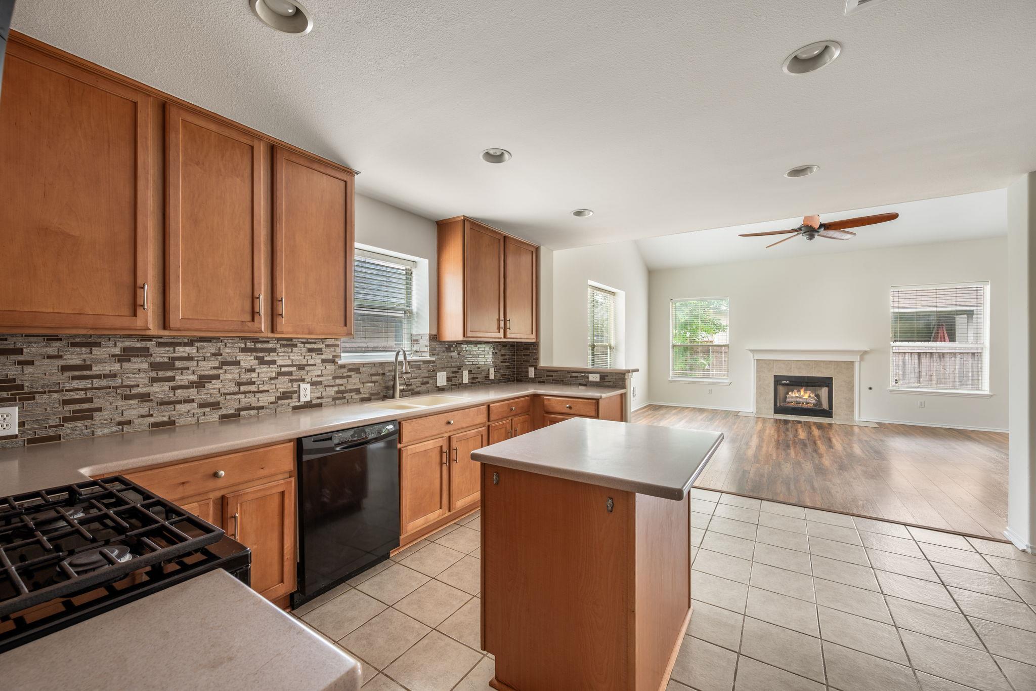 3902 Bonnie Ln, Round Rock, TX 78665