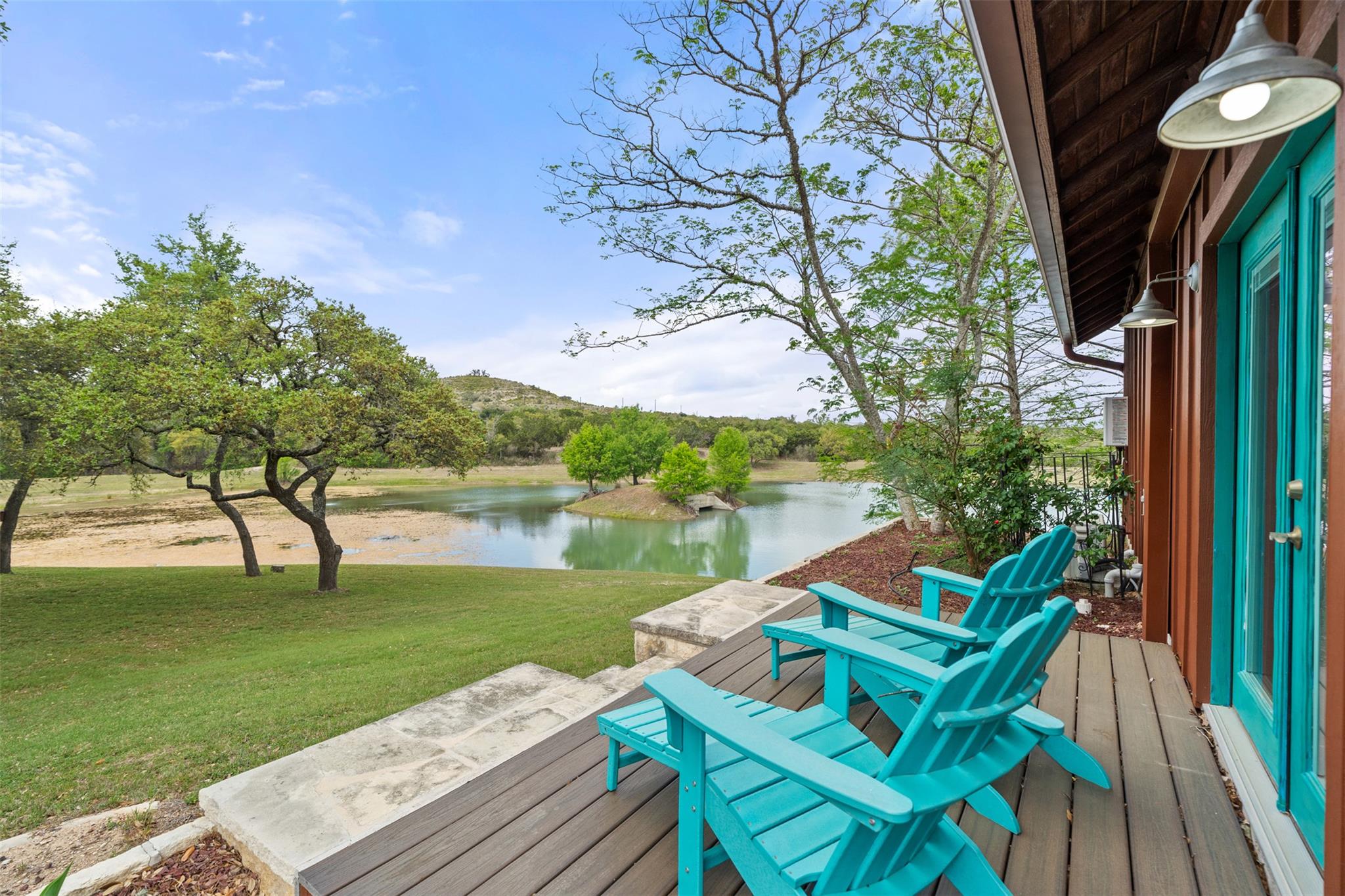 421 Rolling Hills Rd, Blanco, TX 78606