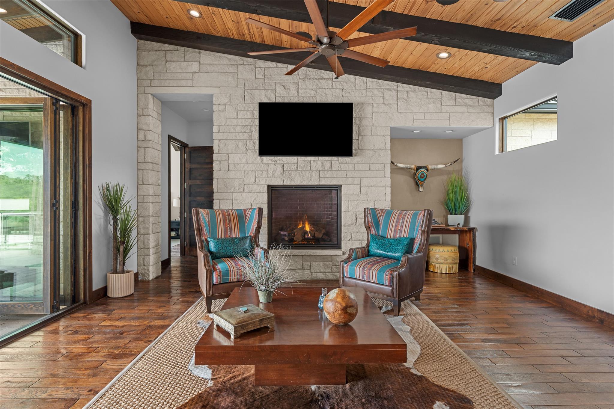 421 Rolling Hills Rd, Blanco, TX 78606