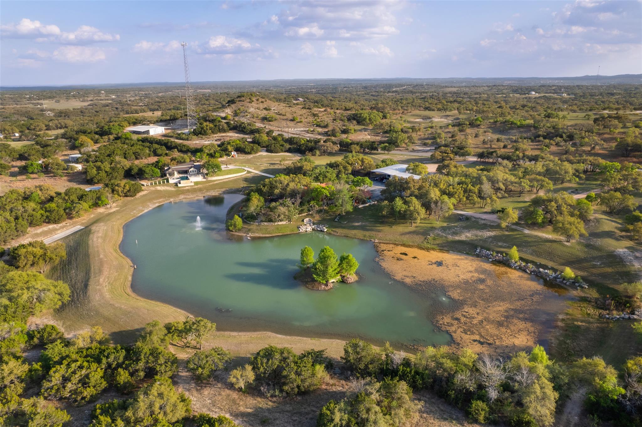 421 Rolling Hills Rd, Blanco, TX 78606