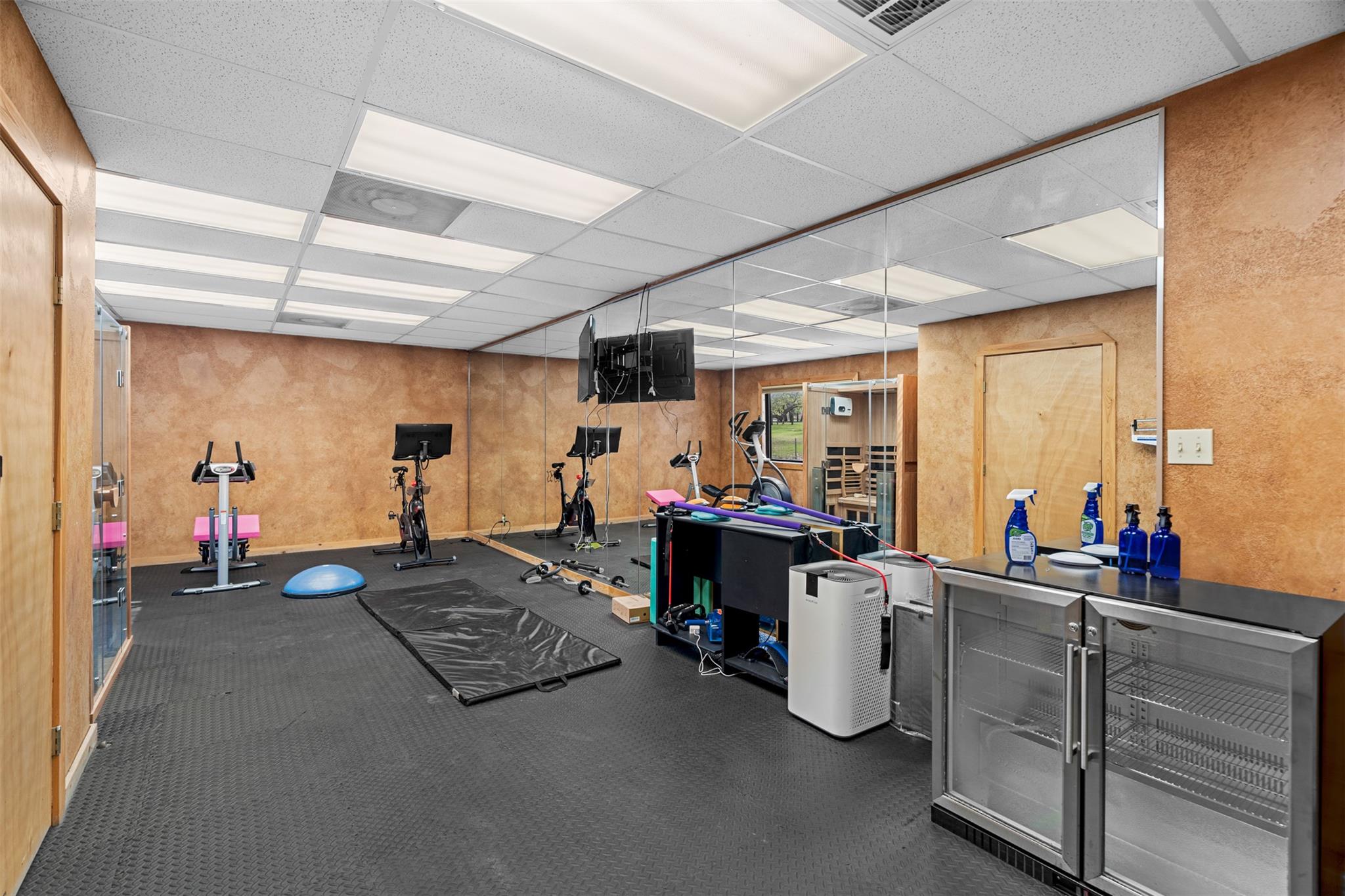 421 Rolling Hills Rd, Blanco, TX 78606