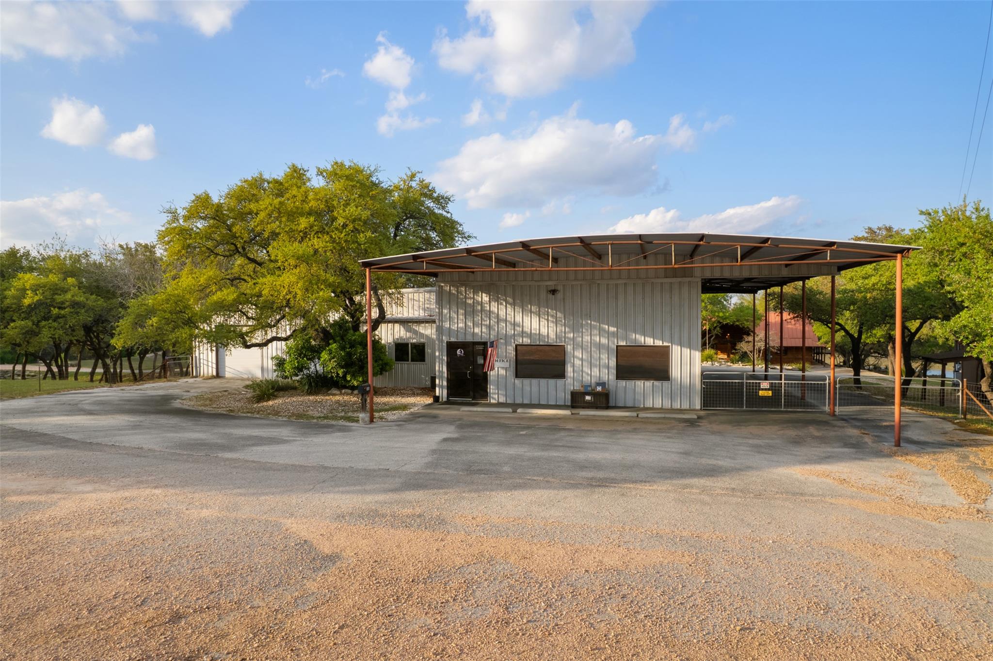 421 Rolling Hills Rd, Blanco, TX 78606