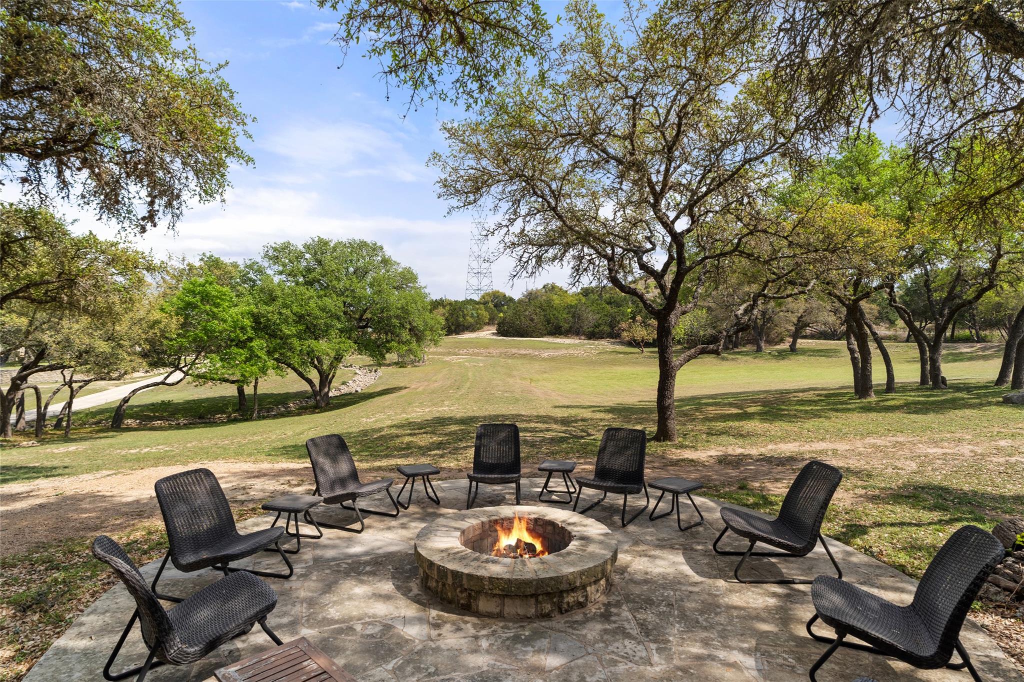 421 Rolling Hills Rd, Blanco, TX 78606
