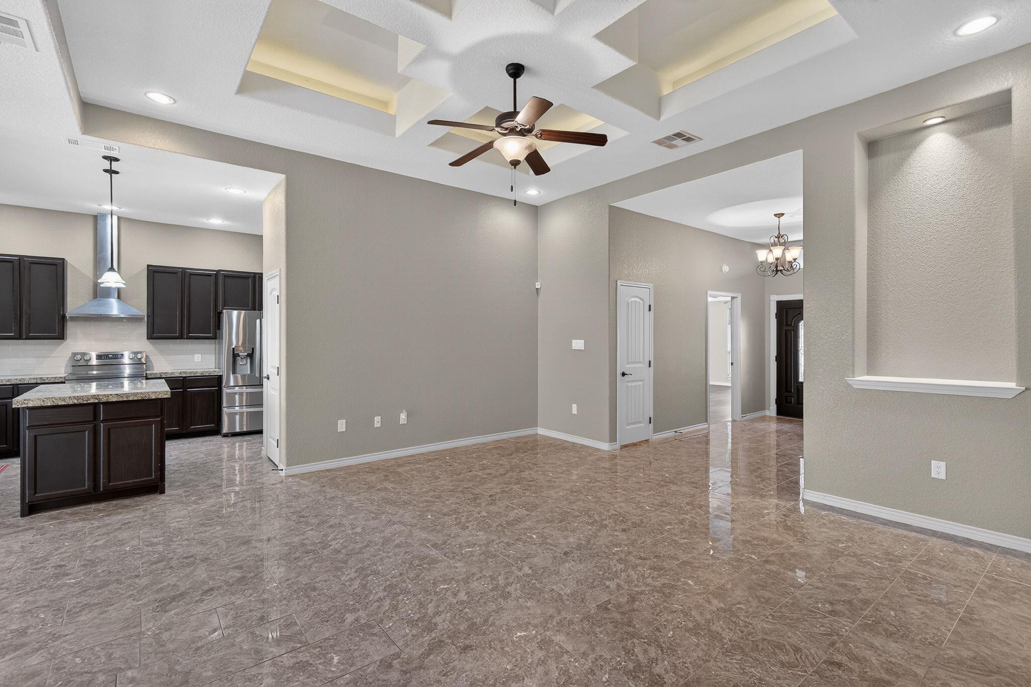 212 Knights Row Row, Cottonwood Shores, TX 78657