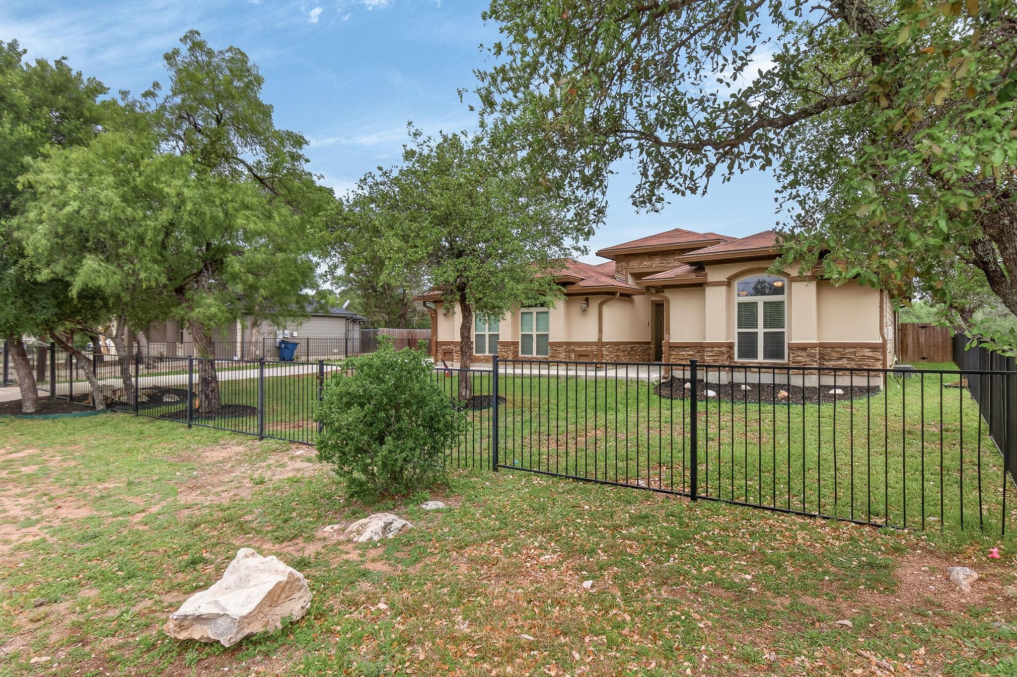 212 Knights Row Row, Cottonwood Shores, TX 78657