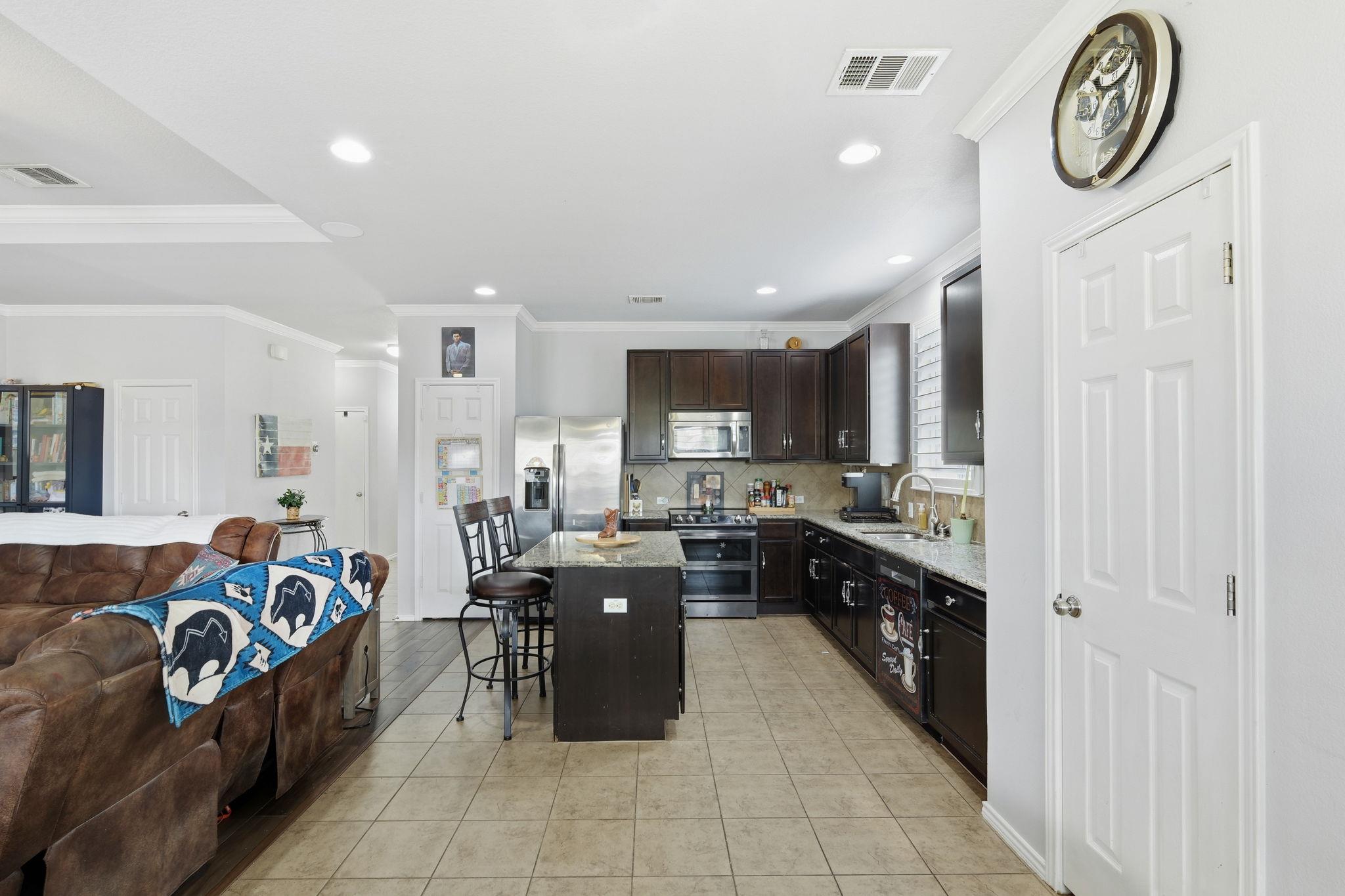 755 Hoot Owl Ln S, Leander, TX 78641