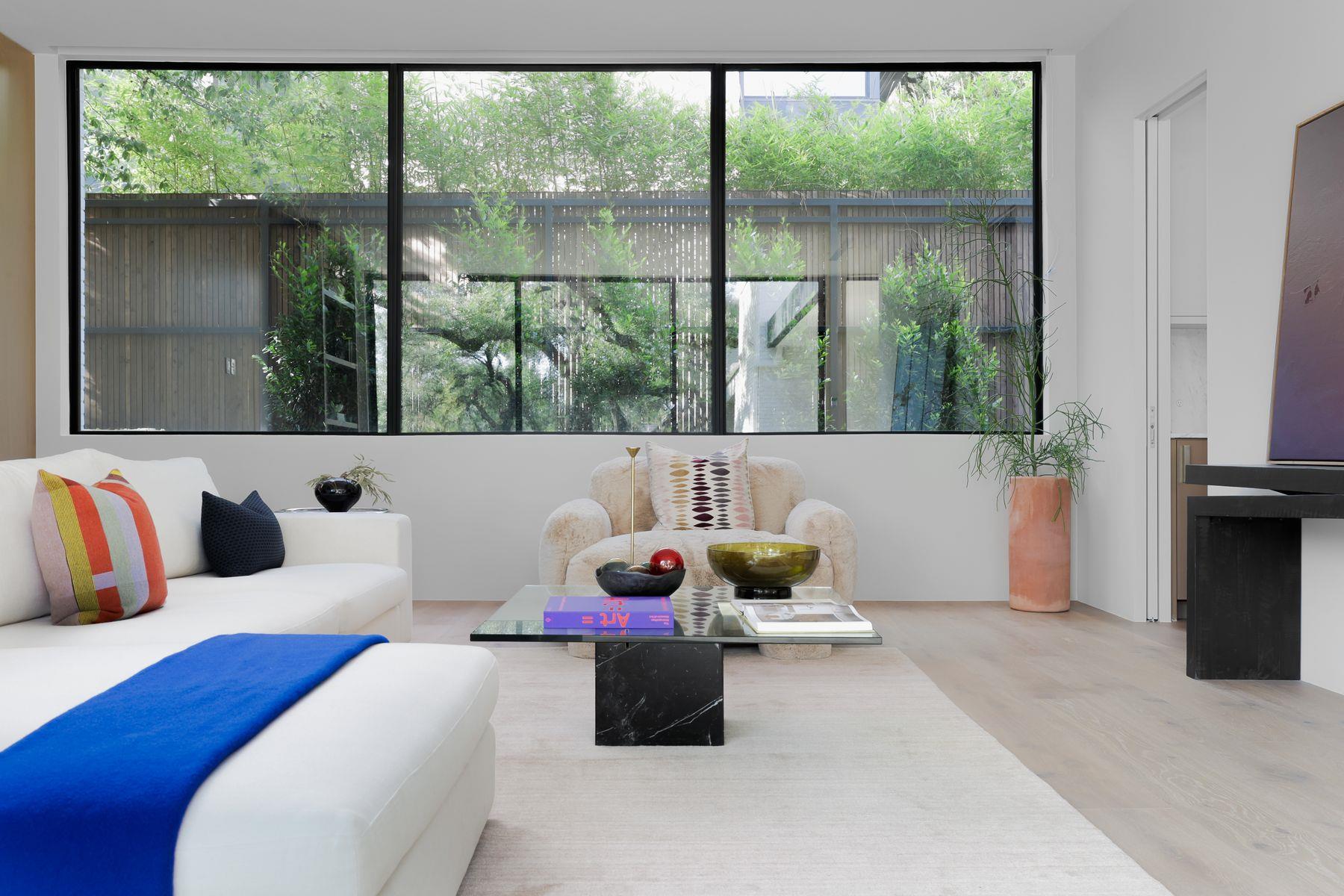 2106 Matthews Dr, Austin, TX 78703