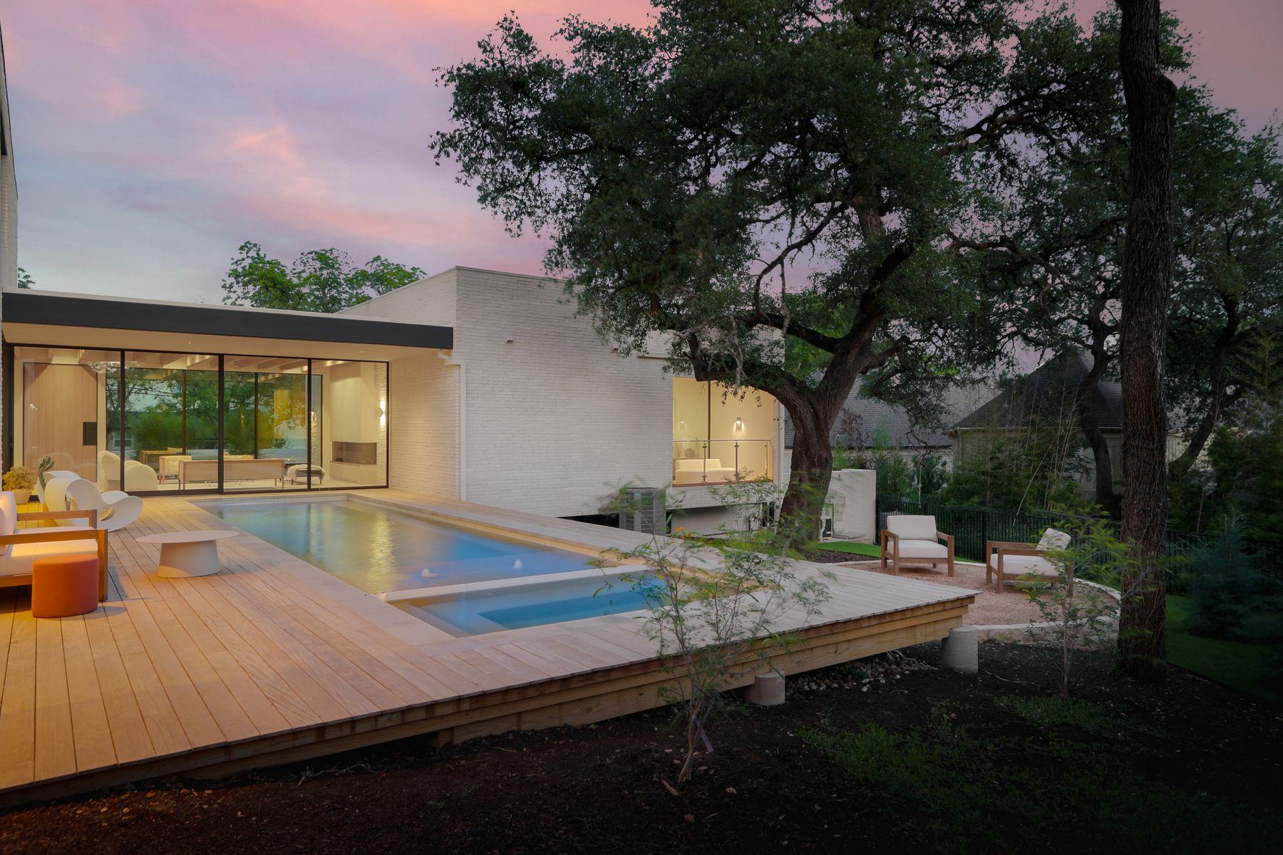 2106 Matthews Dr, Austin, TX 78703