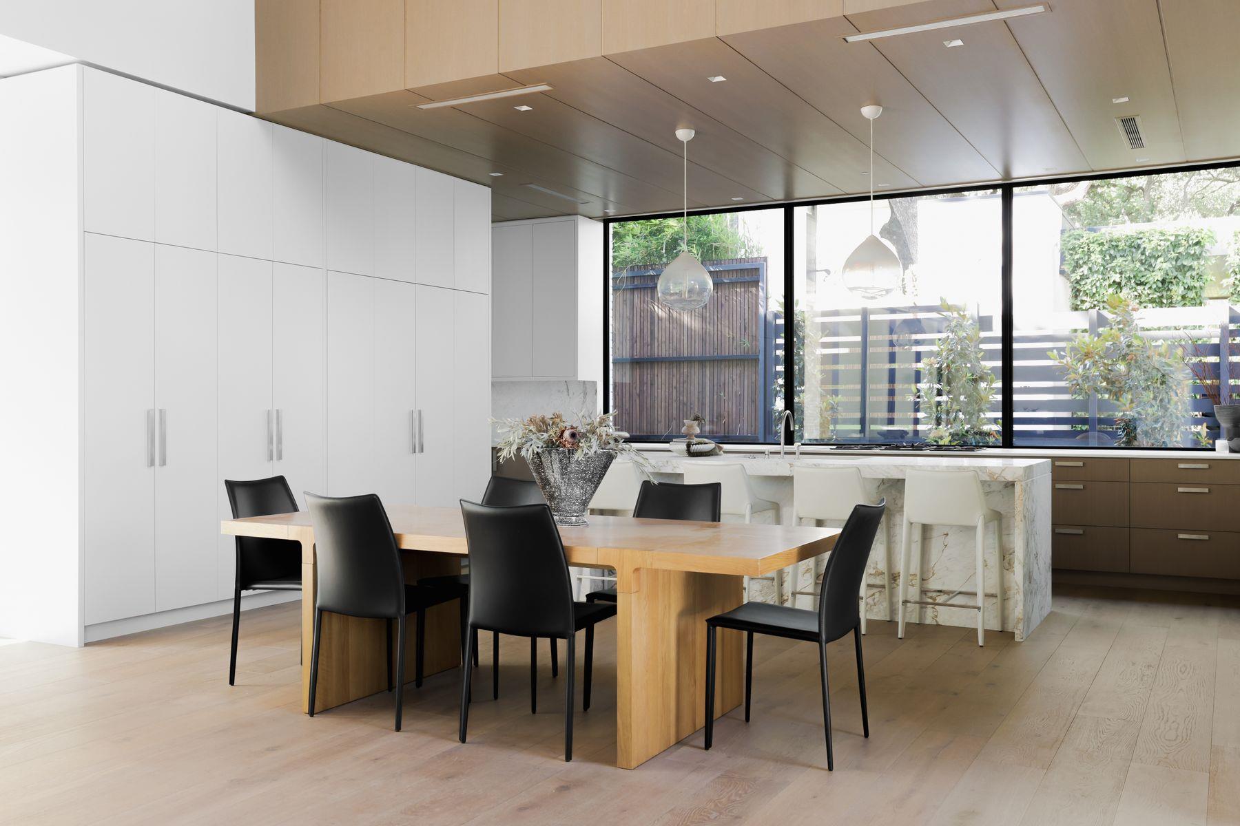 2106 Matthews Dr, Austin, TX 78703