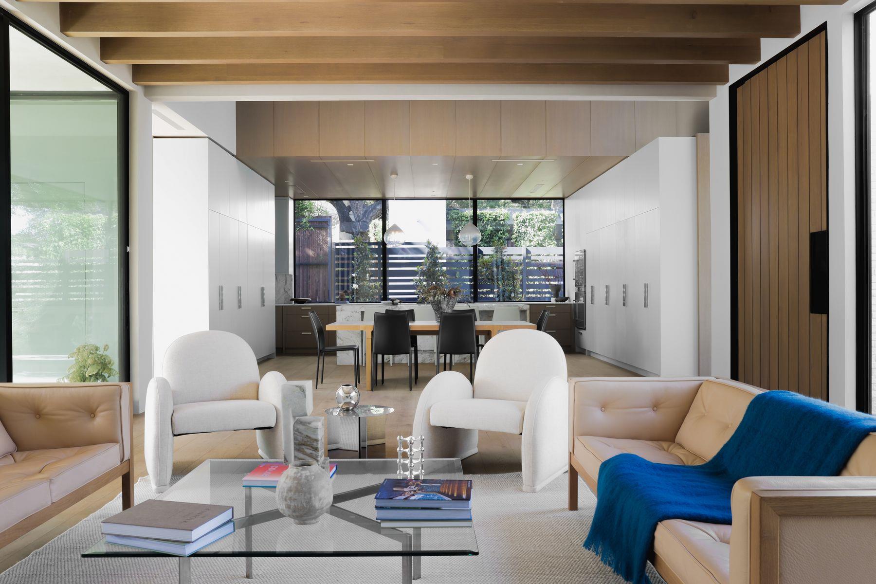 2106 Matthews Dr, Austin, TX 78703