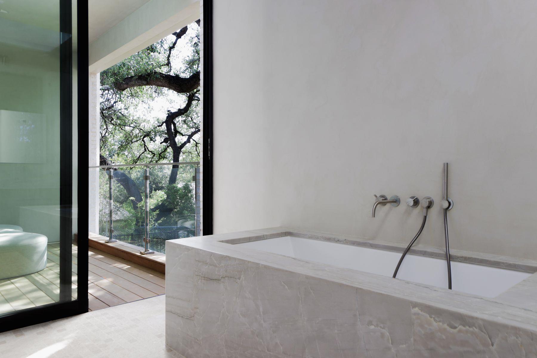 2106 Matthews Dr, Austin, TX 78703