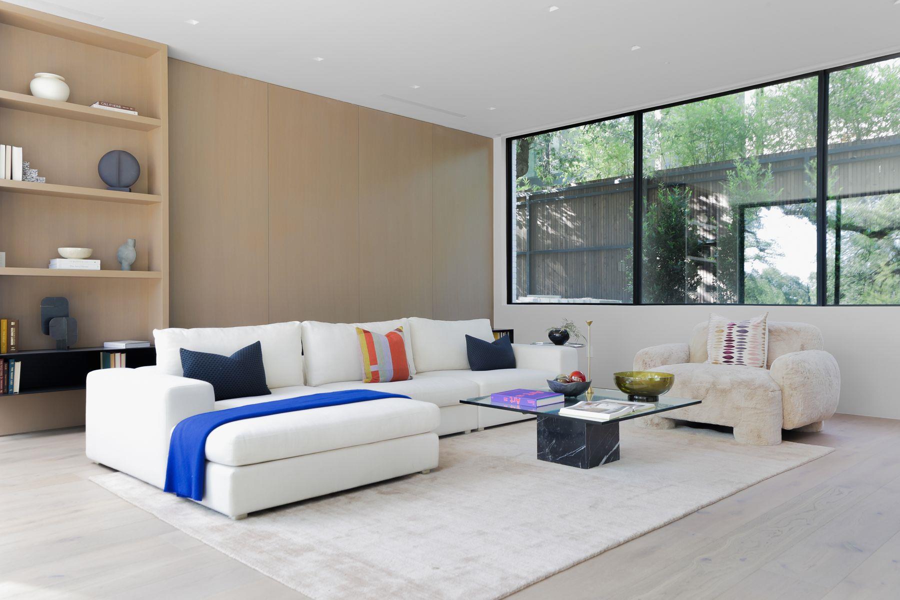 2106 Matthews Dr, Austin, TX 78703