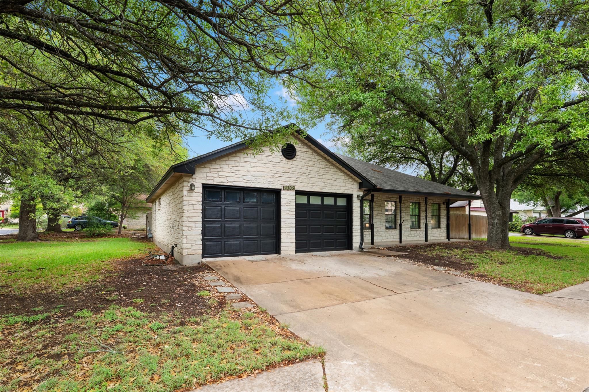 2306 Alimony Cv, Austin, TX 78727