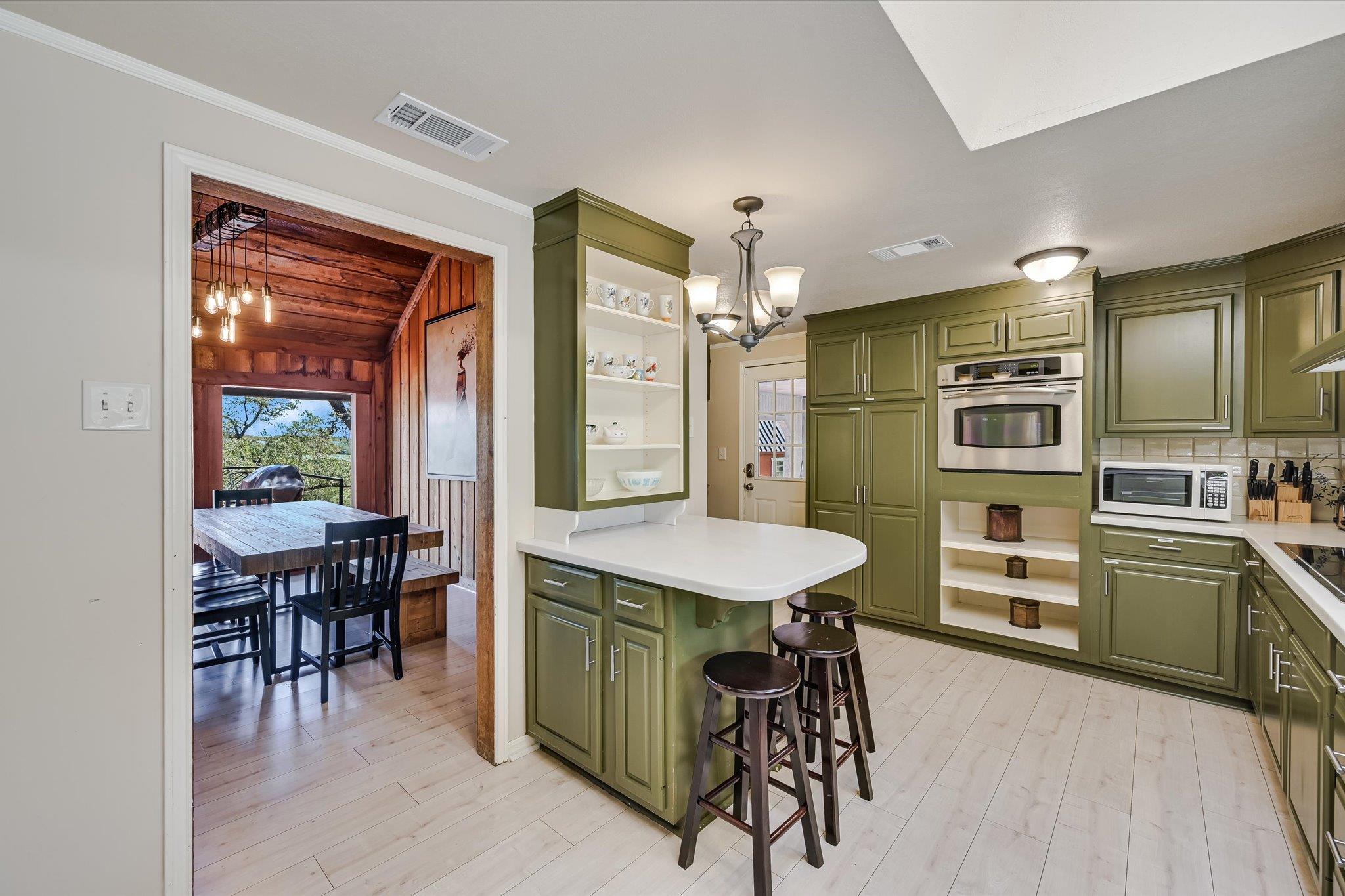 411 Whitetail Ridge Rd, Dripping Springs, TX 78620