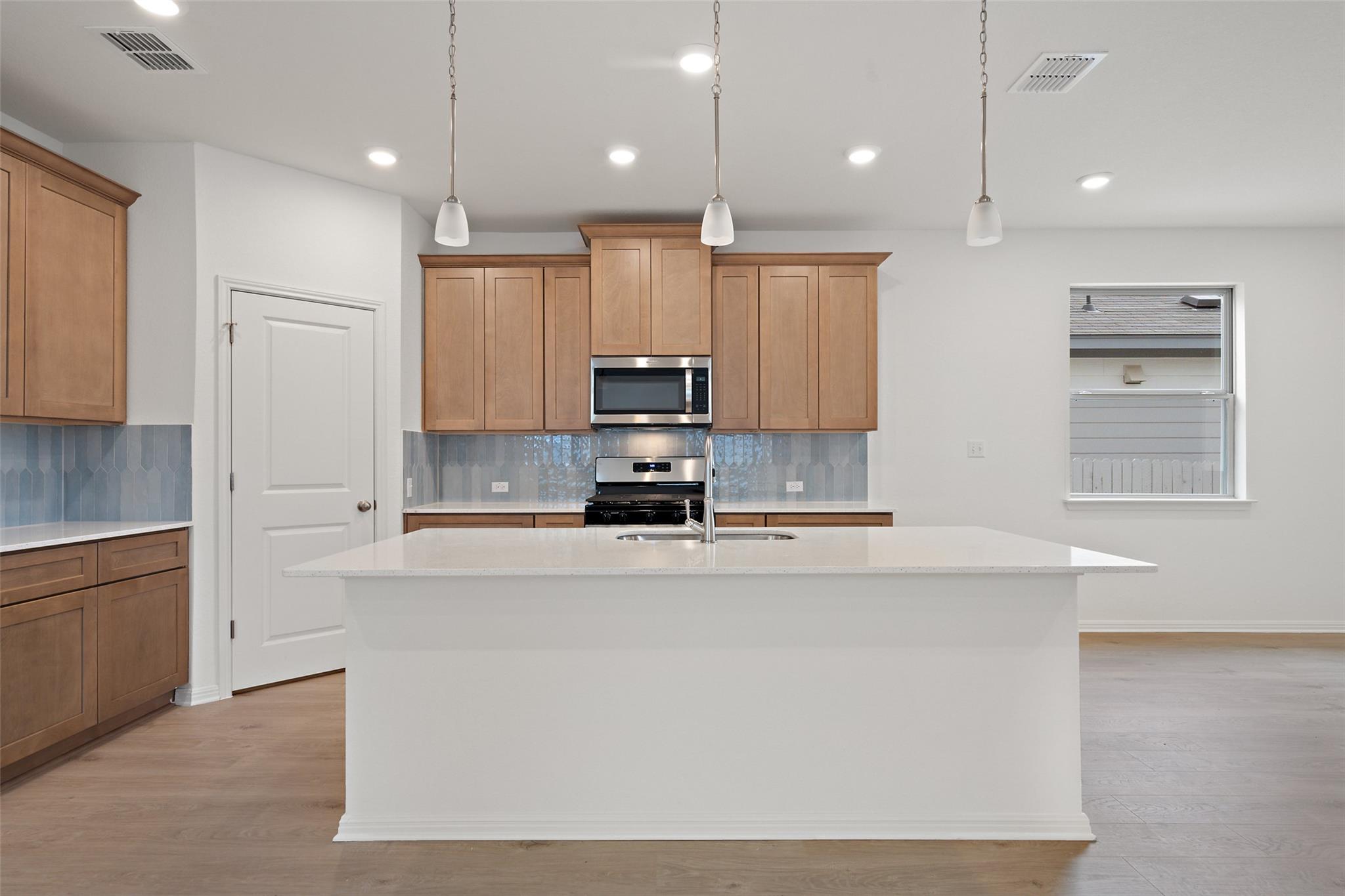 348 Glocken Ln, Kyle, TX 78640