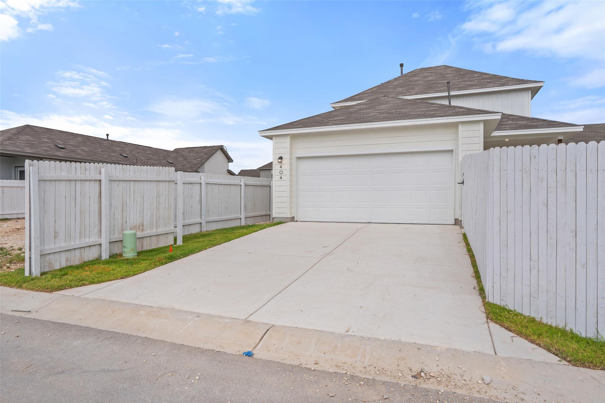 348 Glocken Ln, Kyle, TX 78640