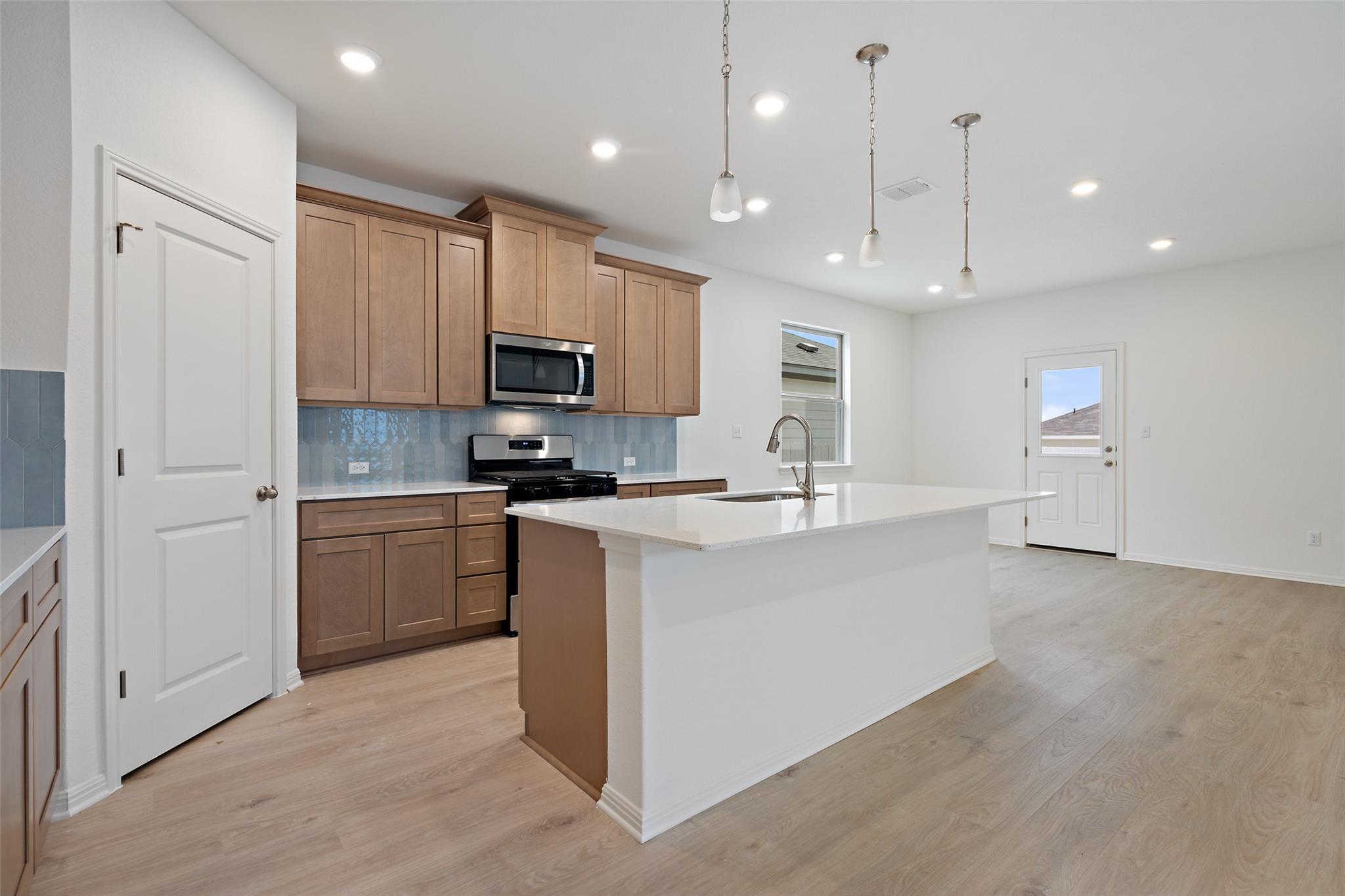 348 Glocken Ln, Kyle, TX 78640