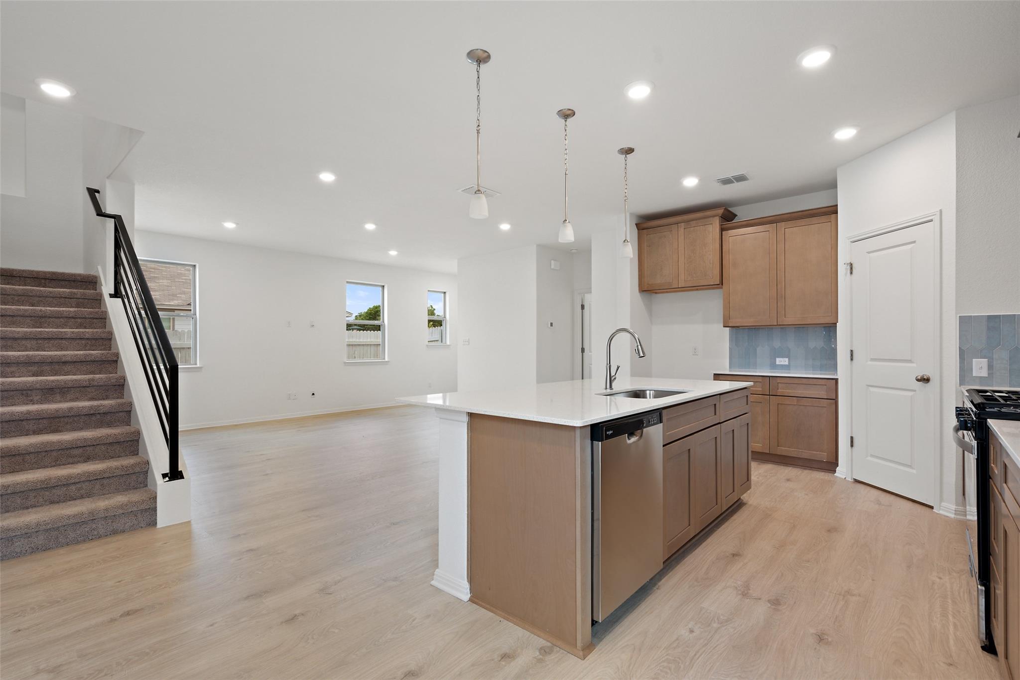 348 Glocken Ln, Kyle, TX 78640