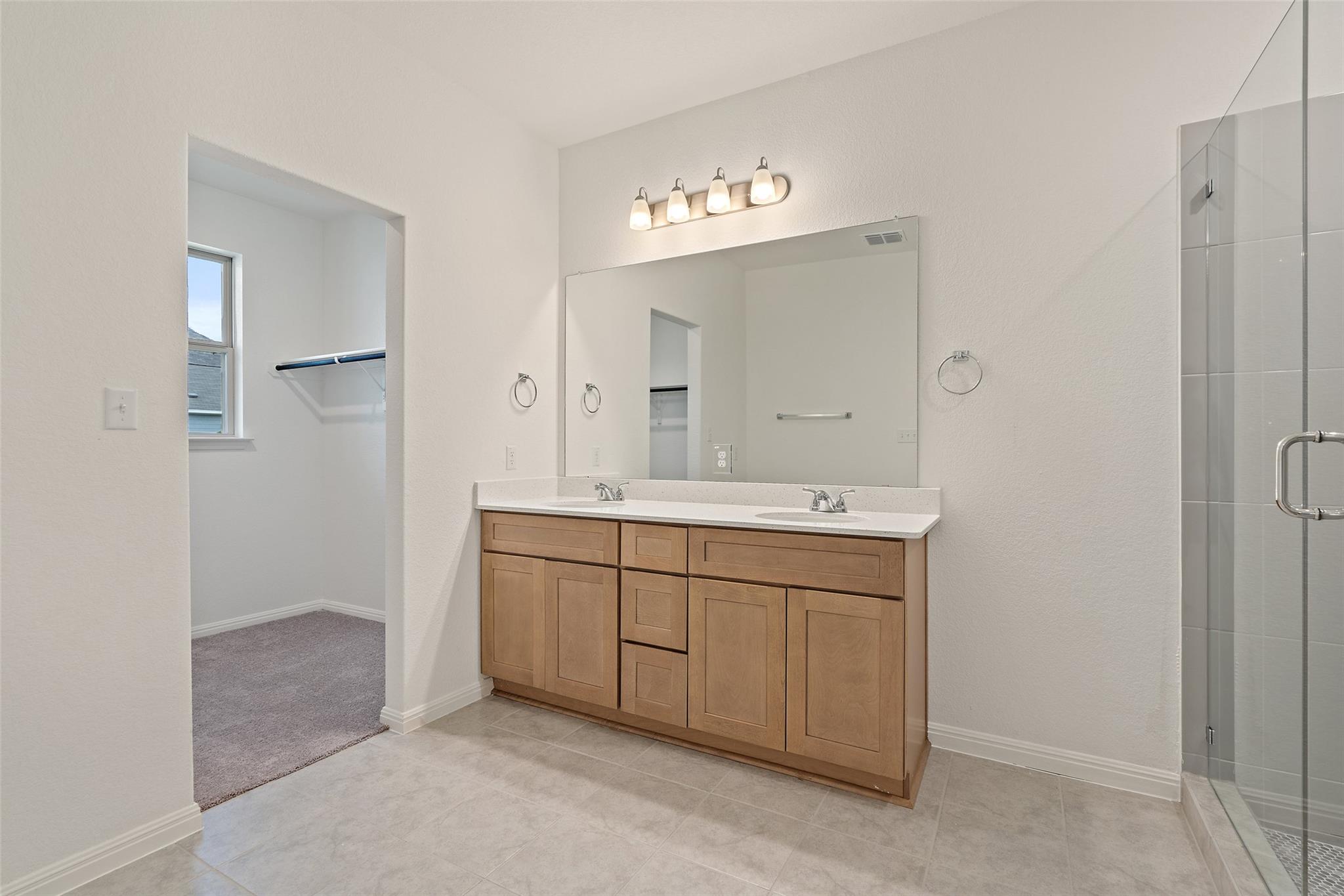 348 Glocken Ln, Kyle, TX 78640