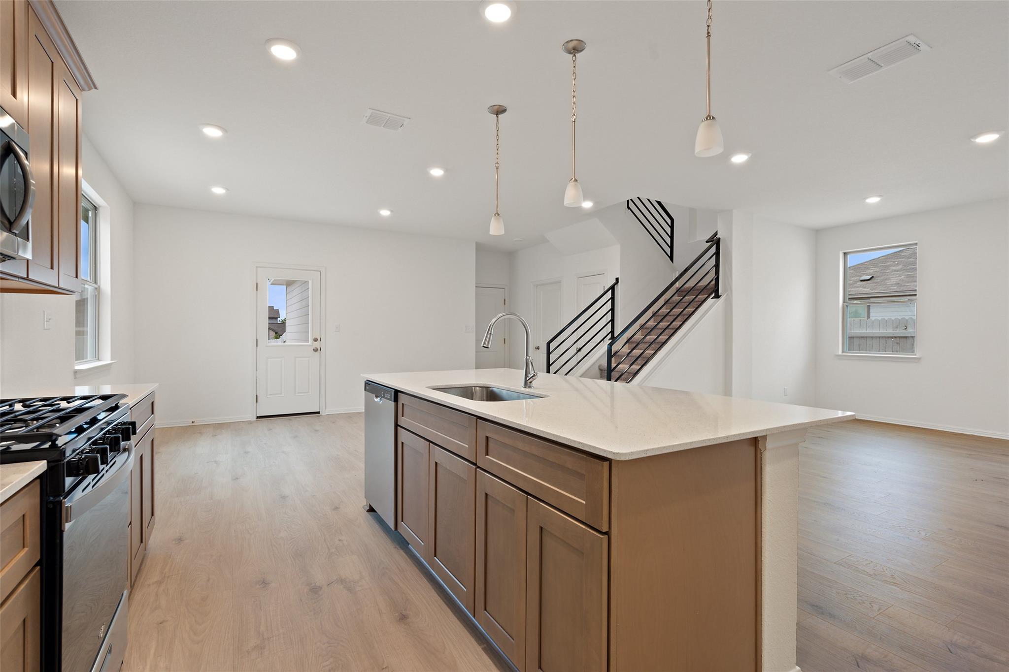 348 Glocken Ln, Kyle, TX 78640