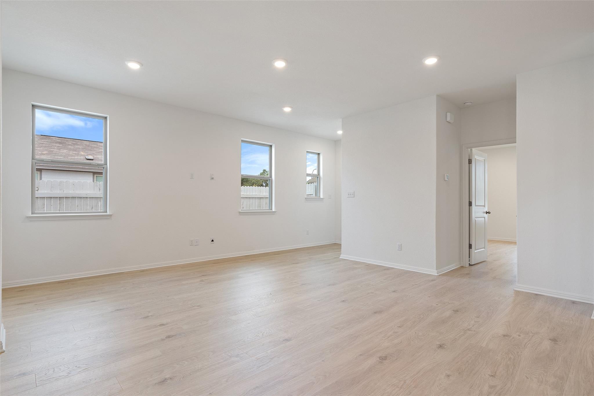 348 Glocken Ln, Kyle, TX 78640