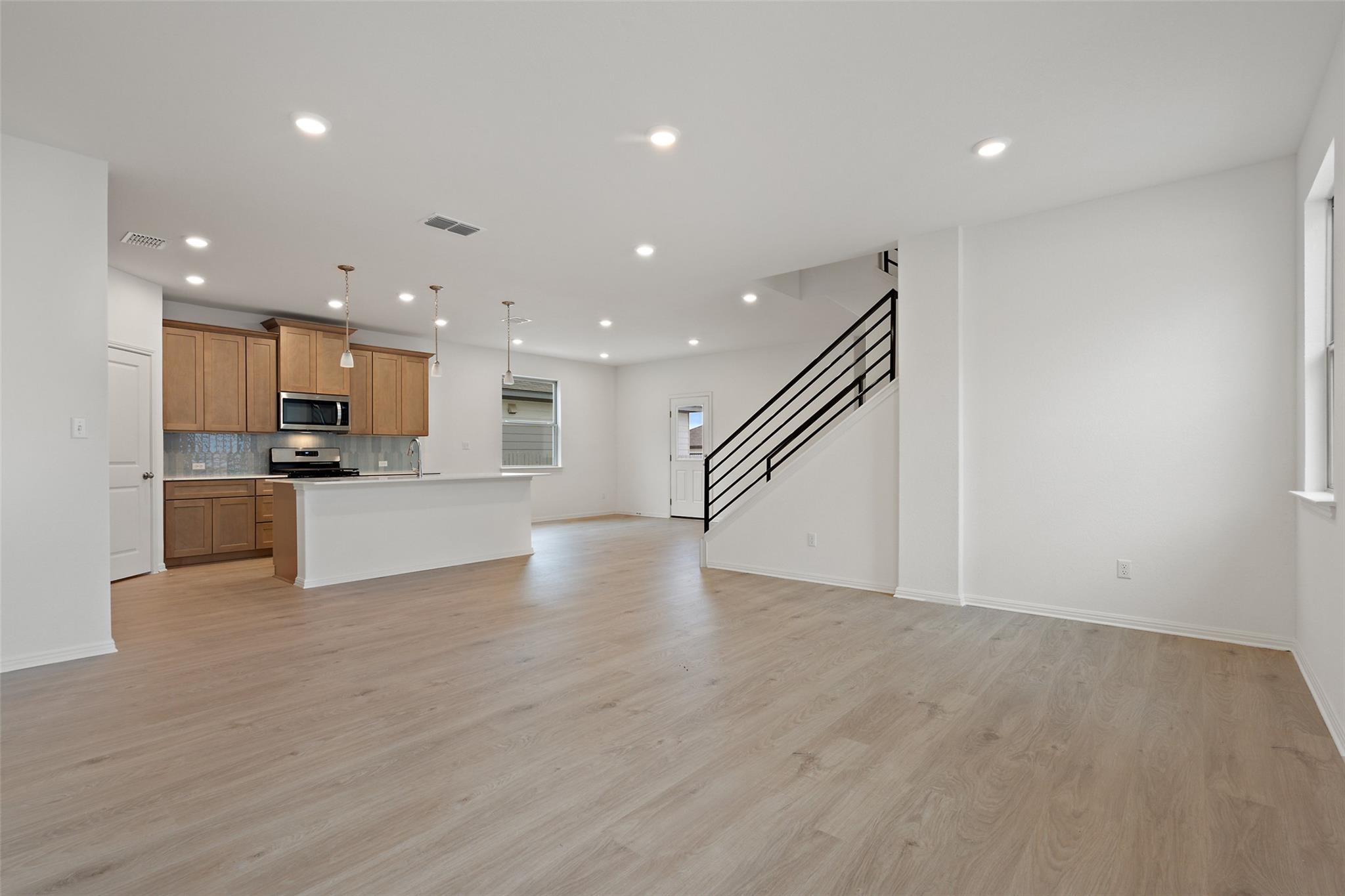 348 Glocken Ln, Kyle, TX 78640