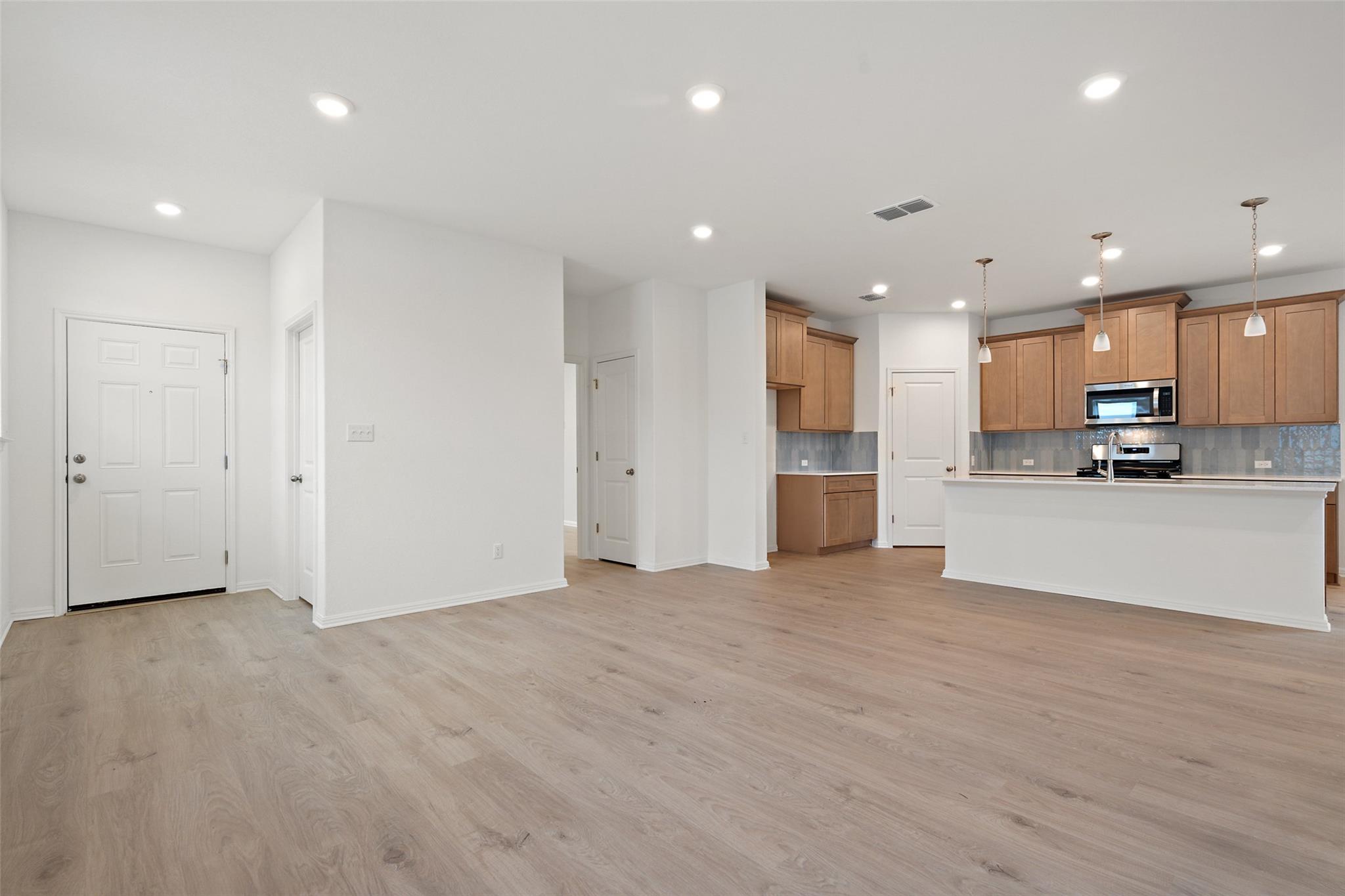 348 Glocken Ln, Kyle, TX 78640