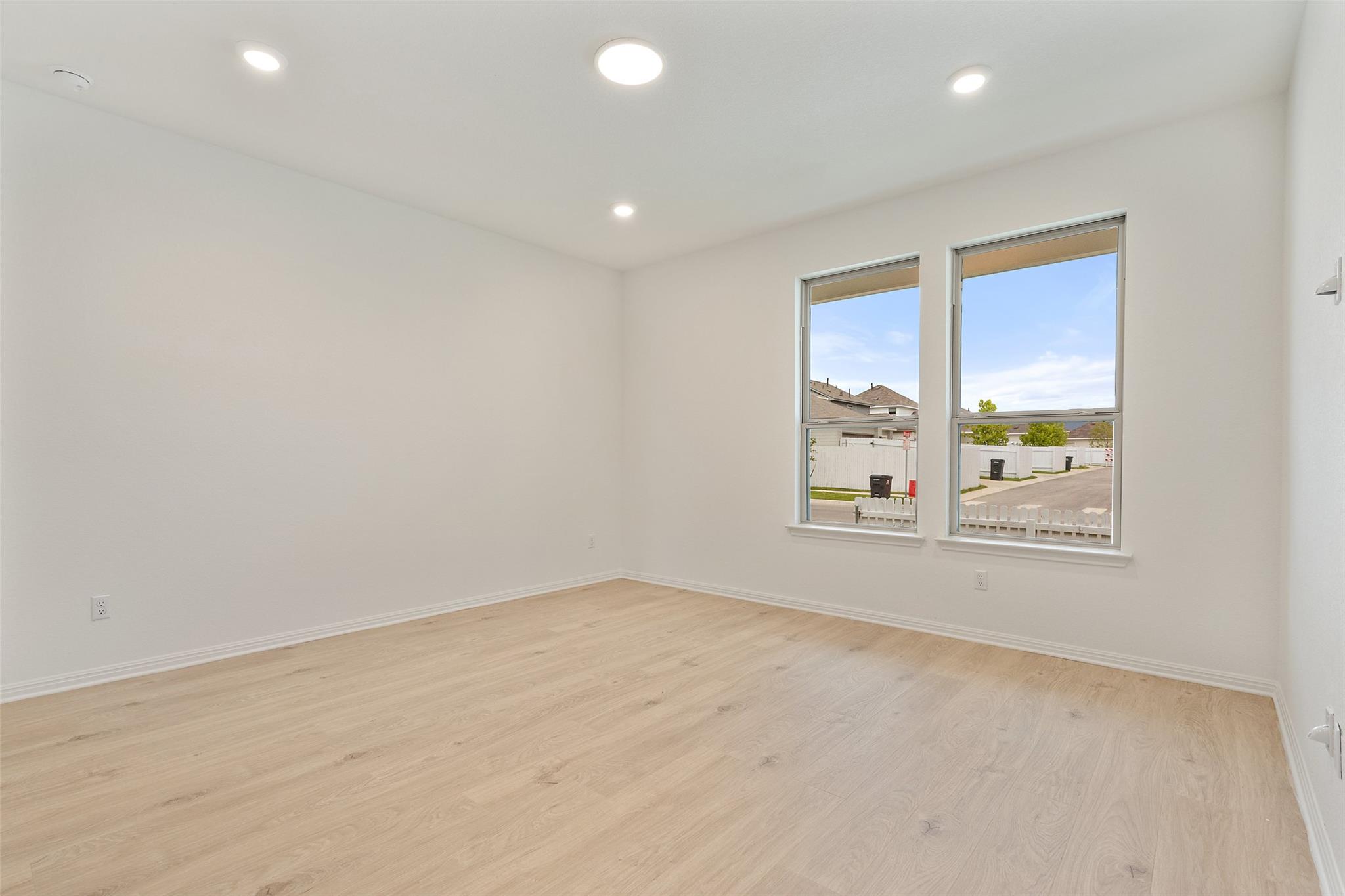 348 Glocken Ln, Kyle, TX 78640