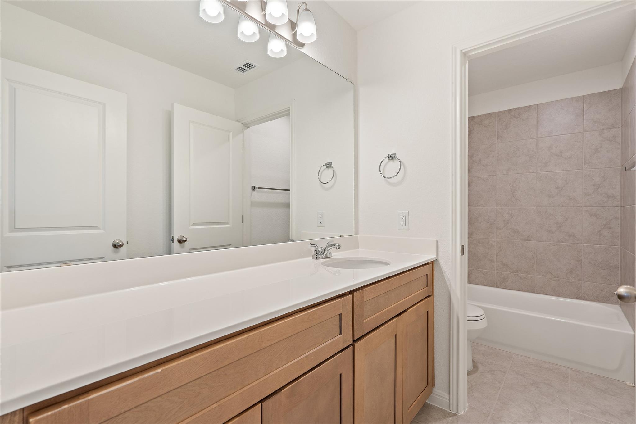 348 Glocken Ln, Kyle, TX 78640