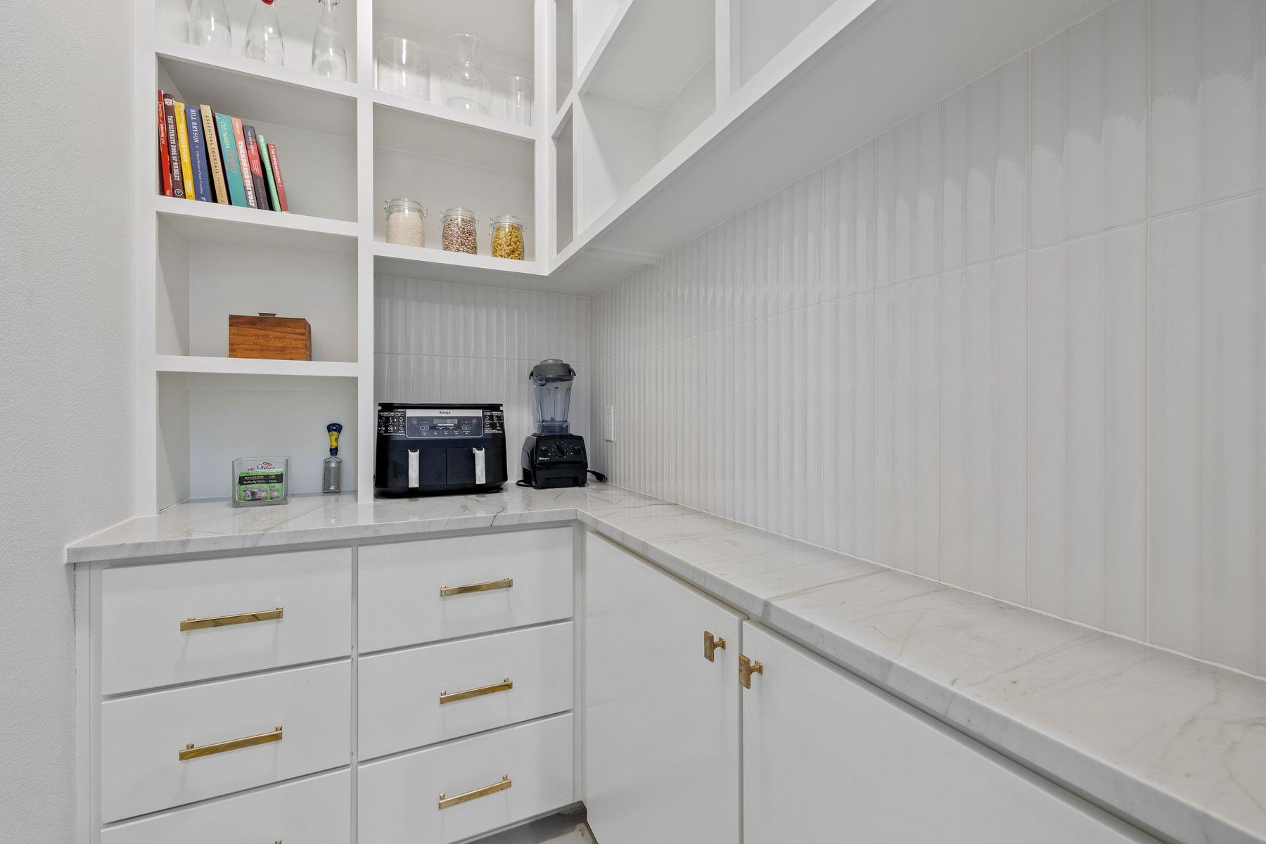 1018 Harwood Pl, Austin, TX 78704