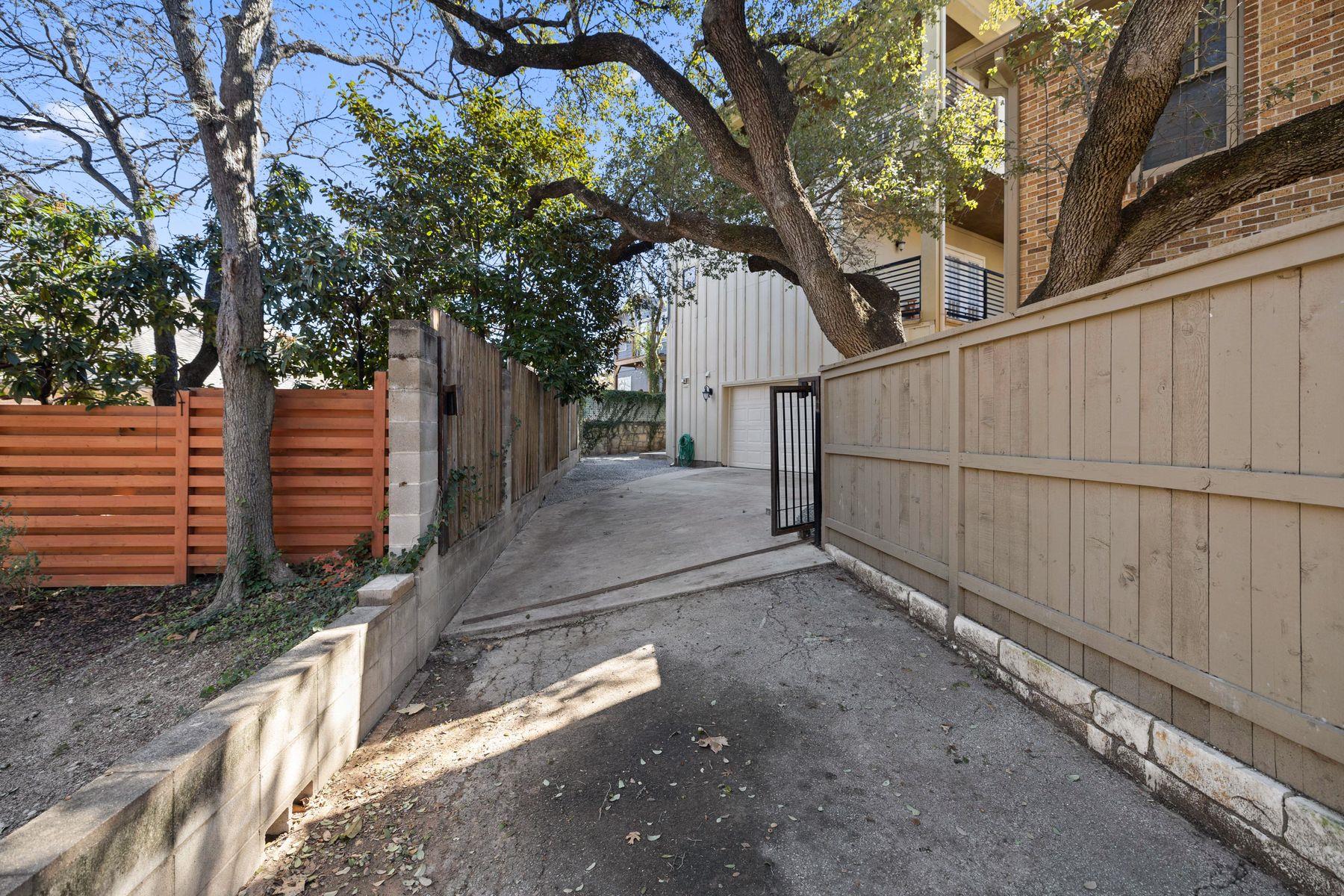 1018 Harwood Pl, Austin, TX 78704
